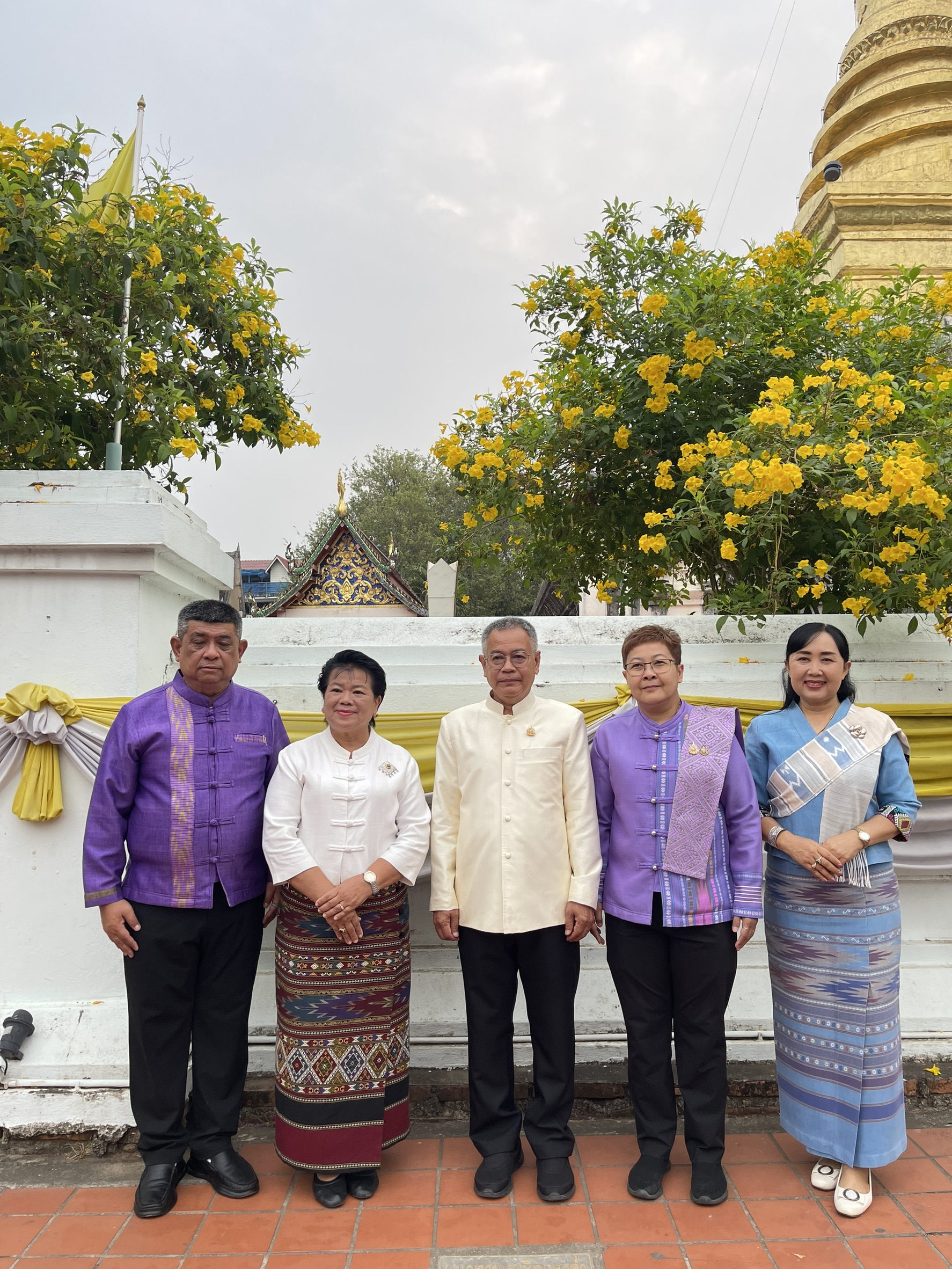 #น่านไม่เนิบ#NAN3FAST พัฒนาชุมชนน่าน ร่วมกิจกรรม “ตักบาตรเติมบุญ” หน้าคุ้มหลวงนครน่าน ขับเคลื่อนเมืองเก่าสู่มรดกโลก