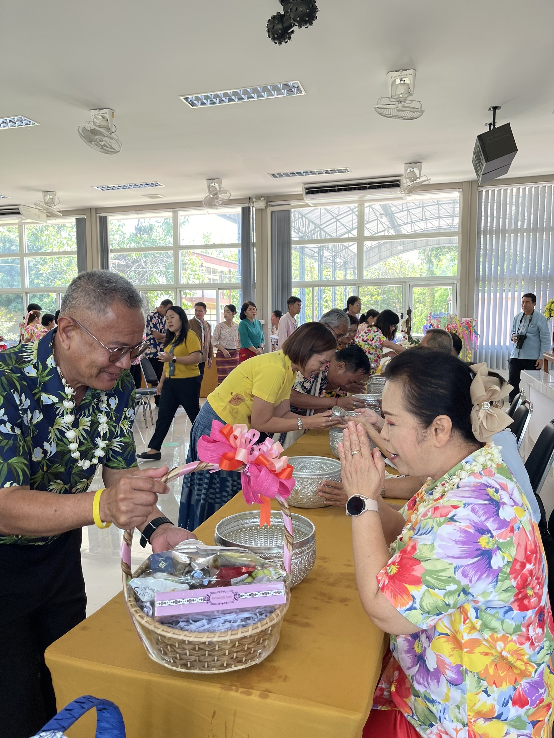 #น่านไม่เนิบ#NAN3FAST พช.น่าน ร่วมรดน้ำดำหัวข้าราชการบำนาญ และผู้ตรวจราชการกรมฯ สืบสานประเพณีสงกรานต์ ประจำปีงบประมาณ พ.ศ. 2568