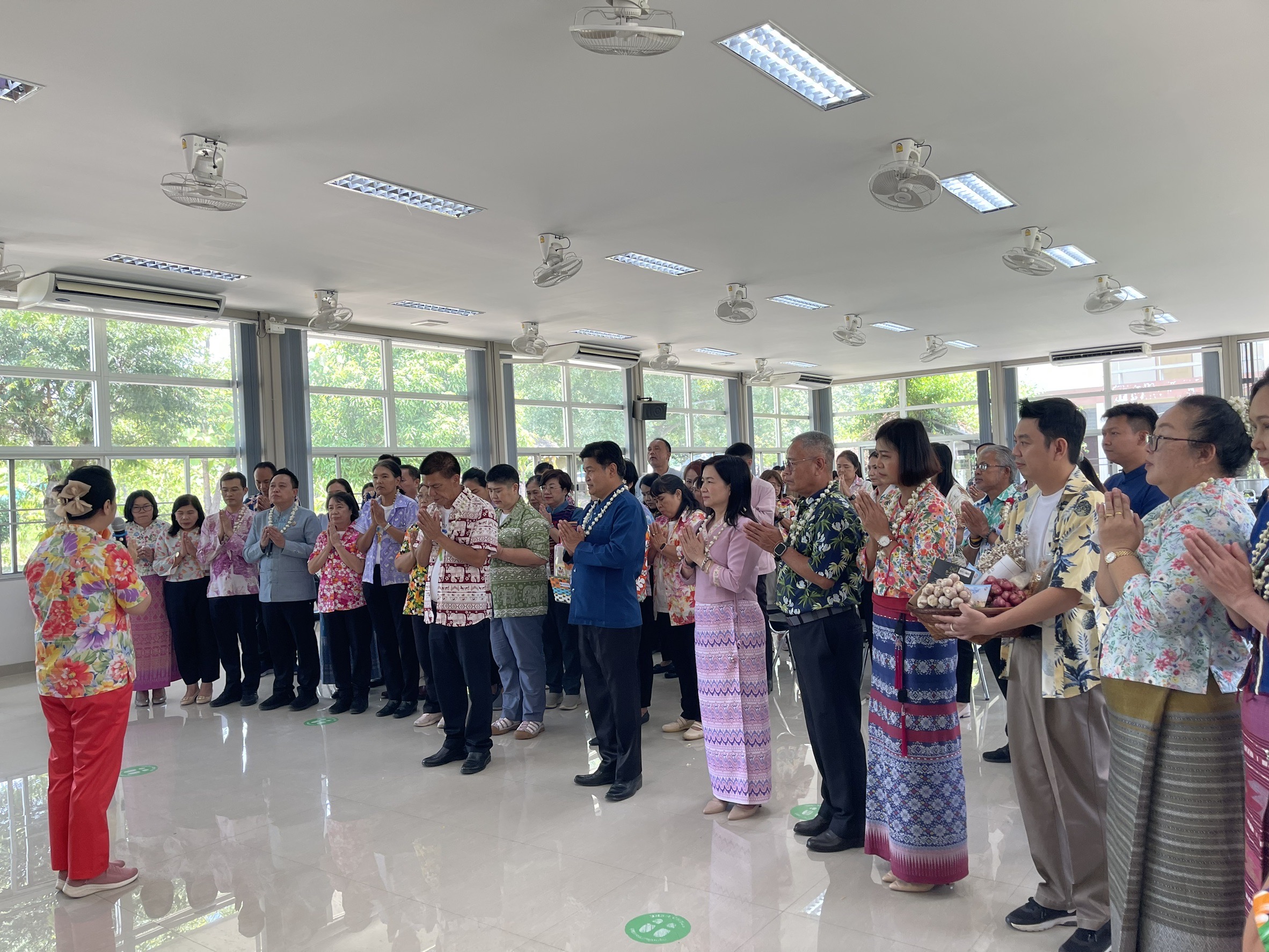 #น่านไม่เนิบ#NAN3FAST พช.น่าน ร่วมรดน้ำดำหัวข้าราชการบำนาญ และผู้ตรวจราชการกรมฯ สืบสานประเพณีสงกรานต์ ประจำปีงบประมาณ พ.ศ. 2568