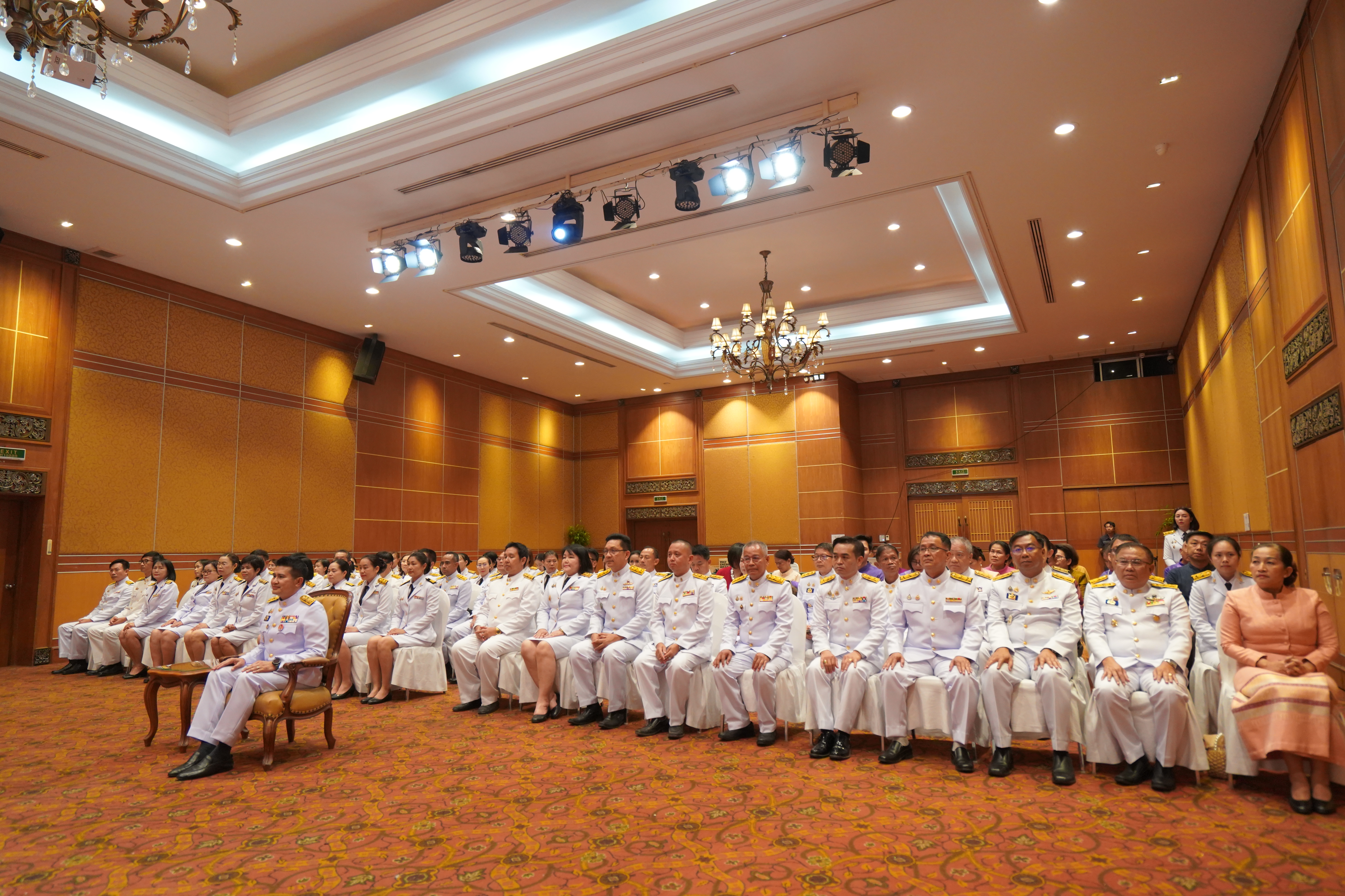 #น่านไม่เนิบ #NAN3FAST จังหวัดน่าน จัดพิธีมอบแบบลายผ้าพระราชทาน “ผ้าลายสิริราชพัสตราภรณ์” สืบสานและส่งเสริมภูมิปัญญาผ้าไทย ยกระดับหัตถศิลป์ไทยสู่มาตรฐานสากล ตามแนวพระดำริของสมเด็จพระเจ้าลูกเธอ เจ้าฟ้าสิริวัณณวรี นารีรัตนราชกัญญา