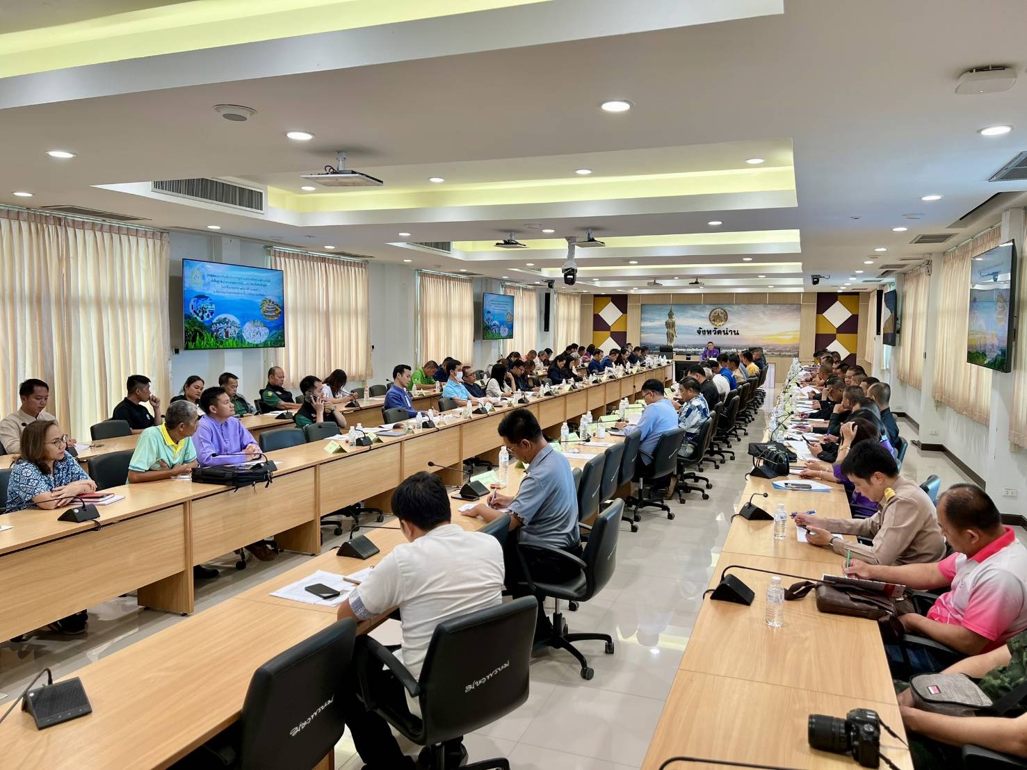 #น่านไม่เนิบ #NAN3FAST พช.น่าน เข้าร่วมประชุมติดตามการขับเคลื่อนโครงการปลูกป่า 3 อย่าง ประโยชน์ 4 อย่าง 1 ล้านไร่ เพื่อฟื้นฟูป่าต้นน้ำน่าน ตามพระราชปณิธานฯ ครั้งที่ 2/2568