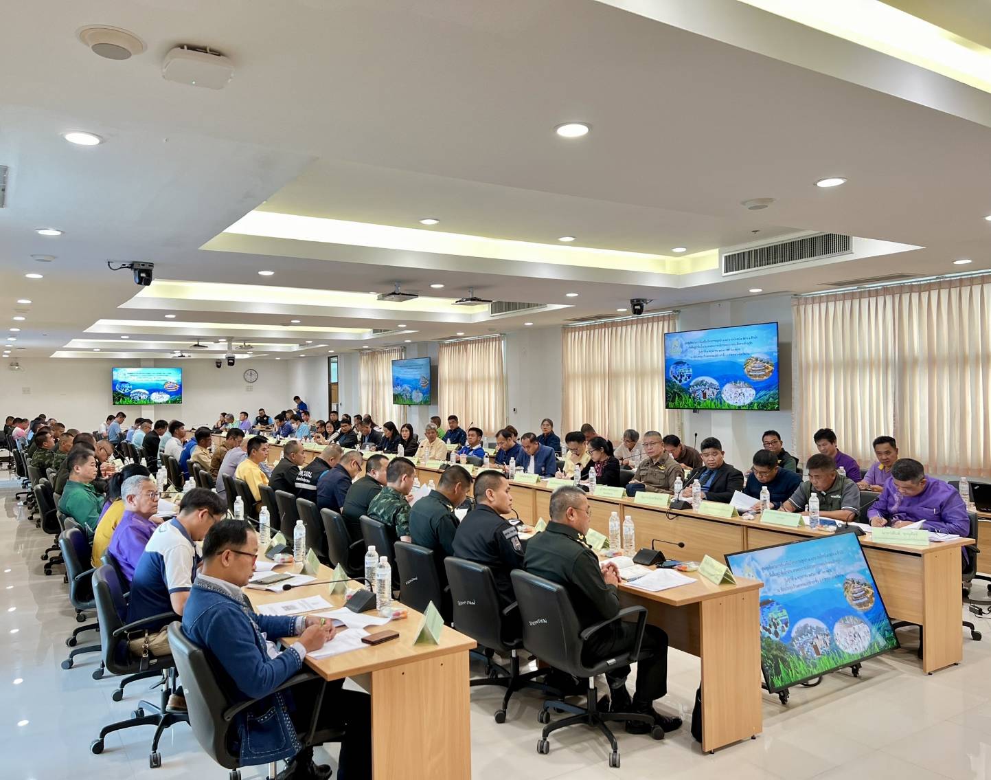 #น่านไม่เนิบ #NAN3FAST พช.น่าน เข้าร่วมประชุมติดตามการขับเคลื่อนโครงการปลูกป่า 3 อย่าง ประโยชน์ 4 อย่าง 1 ล้านไร่ เพื่อฟื้นฟูป่าต้นน้ำน่าน ตามพระราชปณิธานฯ ครั้งที่ 2/2568