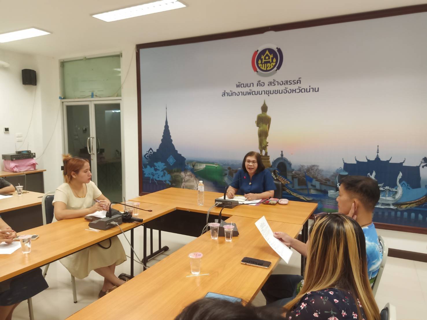 จังหวัดน่านประชุมเตรียมความพร้อมผู้ผลิต ผู้ประกอบการ OTOP ร่วมแสดงสินค้าในงาน OTOP Midyear 2025