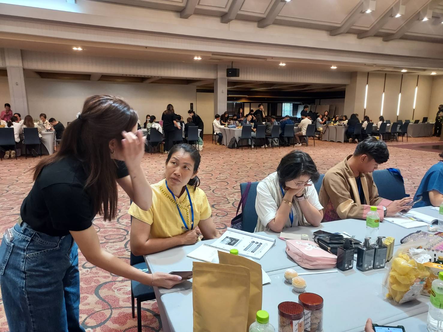 พัฒนาชุมชนน่าน นำผู้ประกอบการ OTOP เข้าร่วมโครงการพัฒนาสู่การเป็นผู้จำหน่ายมืออาชีพ เพิ่มศักยภาพบนแพลตฟอร์มออนไลน์