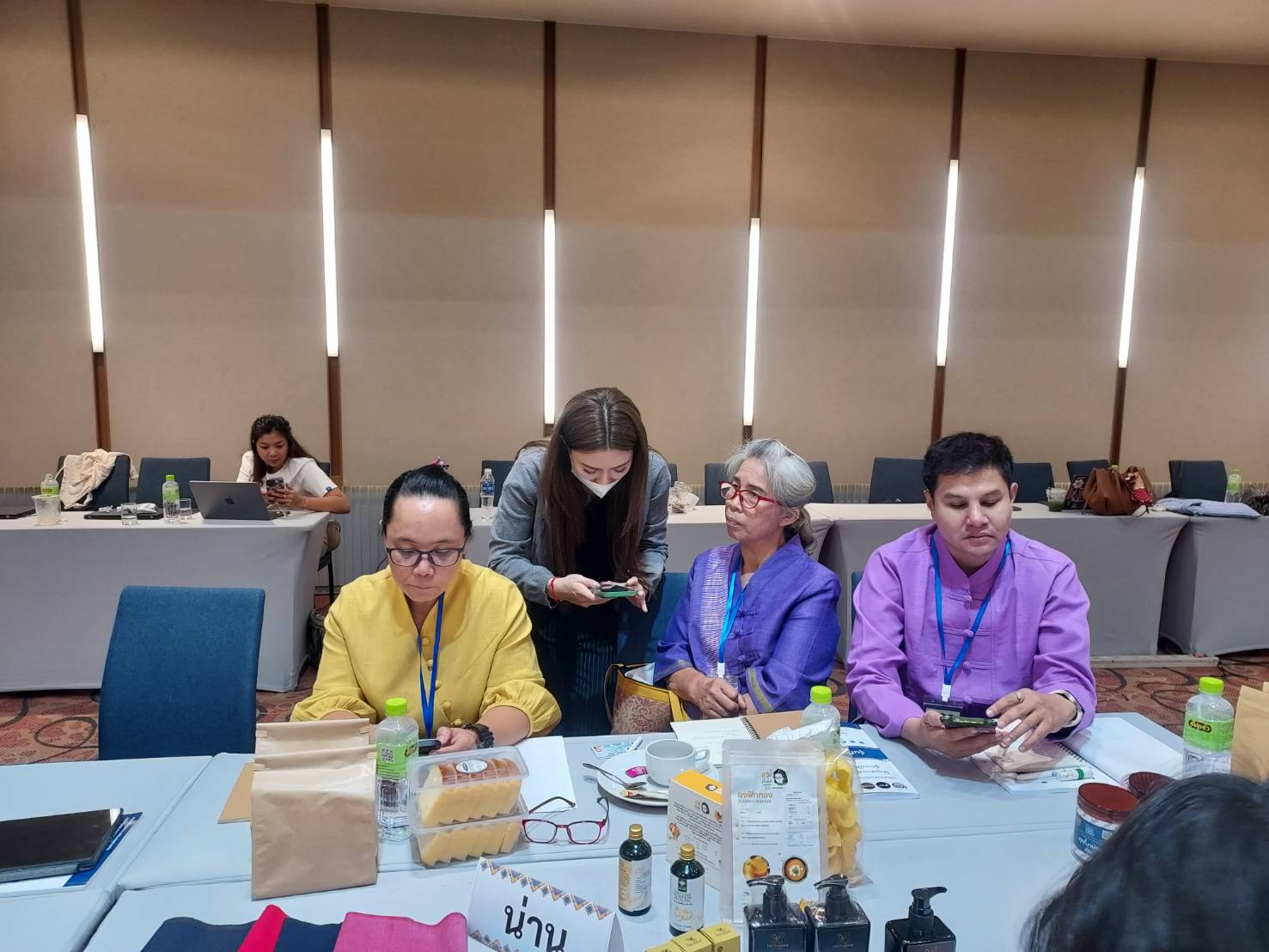 พัฒนาชุมชนน่าน นำผู้ประกอบการ OTOP เข้าร่วมโครงการพัฒนาสู่การเป็นผู้จำหน่ายมืออาชีพ เพิ่มศักยภาพบนแพลตฟอร์มออนไลน์