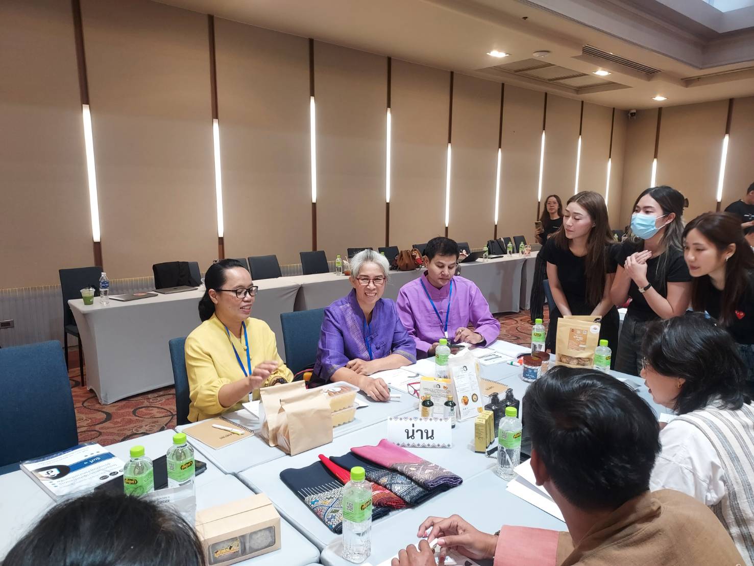 พัฒนาชุมชนน่าน นำผู้ประกอบการ OTOP เข้าร่วมโครงการพัฒนาสู่การเป็นผู้จำหน่ายมืออาชีพ เพิ่มศักยภาพบนแพลตฟอร์มออนไลน์