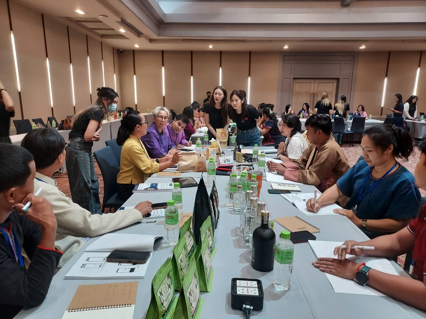 พัฒนาชุมชนน่าน นำผู้ประกอบการ OTOP เข้าร่วมโครงการพัฒนาสู่การเป็นผู้จำหน่ายมืออาชีพ เพิ่มศักยภาพบนแพลตฟอร์มออนไลน์