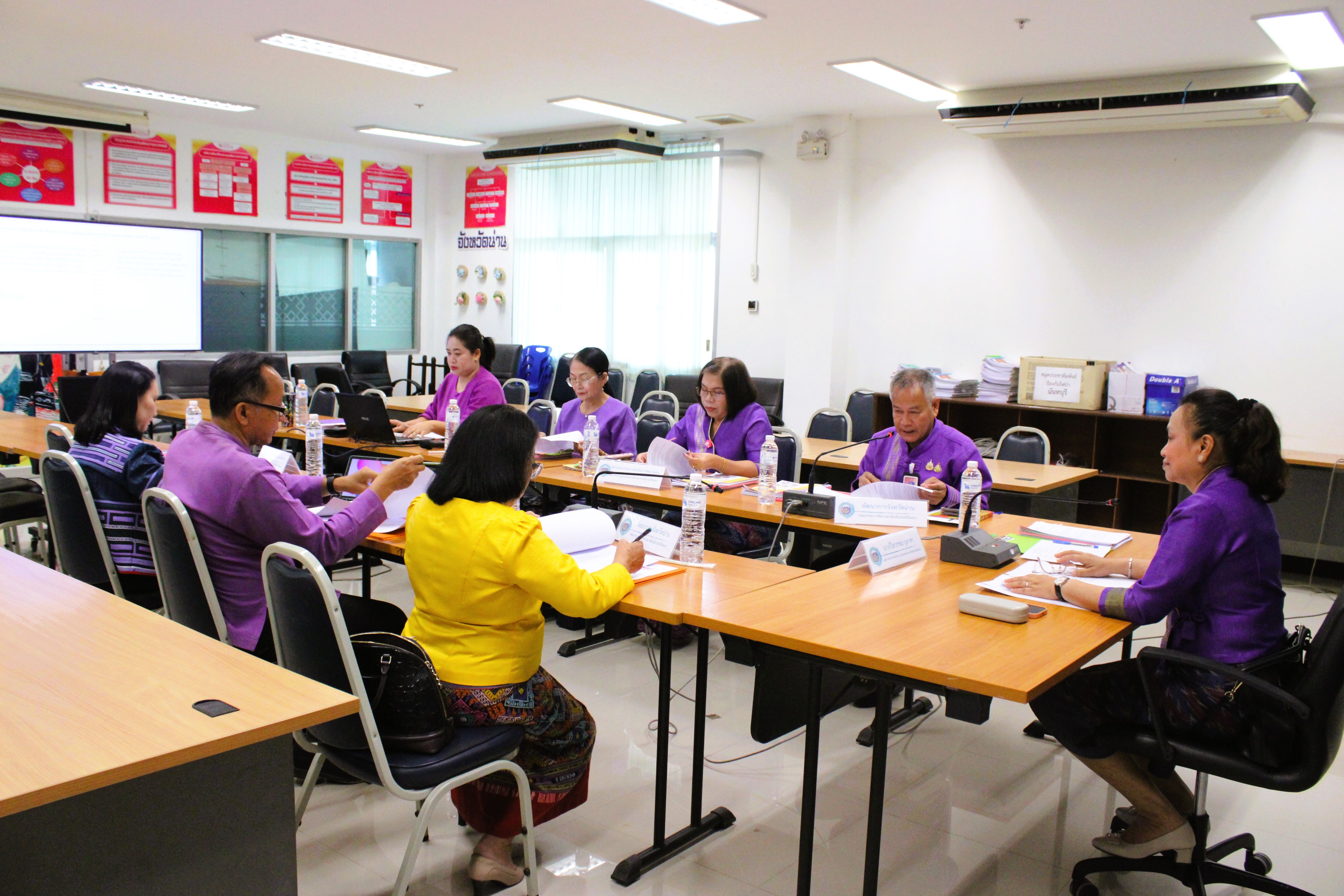 พช.น่าน ประชุมคัดเลือกสตรีดีเด่นการขับเคลื่อนนโยบายกระทรวงมหาดไทย ประจำปี 2568 ยกย่องสตรีผู้ทำประโยชน์ต่อสังคม