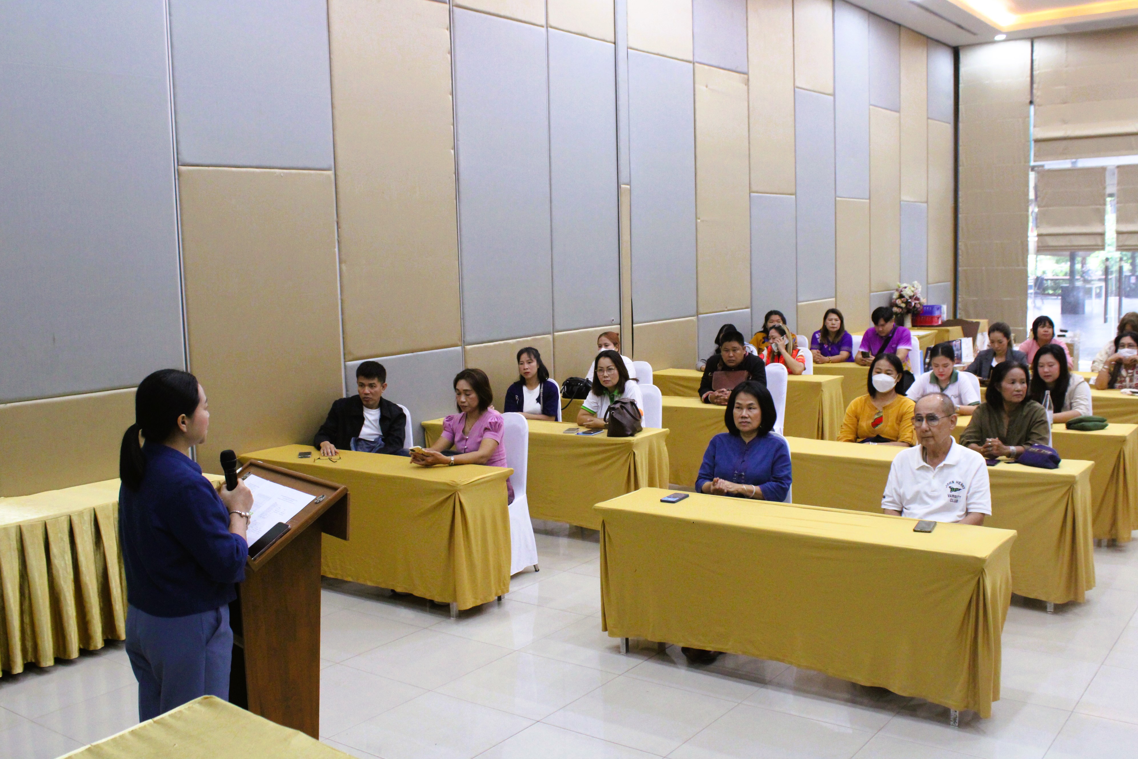 พช.น่าน ส่งมอบบรรจุภัณฑ์ โครงการพัฒนาผลิตภัณฑ์ OTOP น่าน สู่สากล หนุนชุมชนพัฒนาสินค้าพื้นถิ่นให้ก้าวไกล