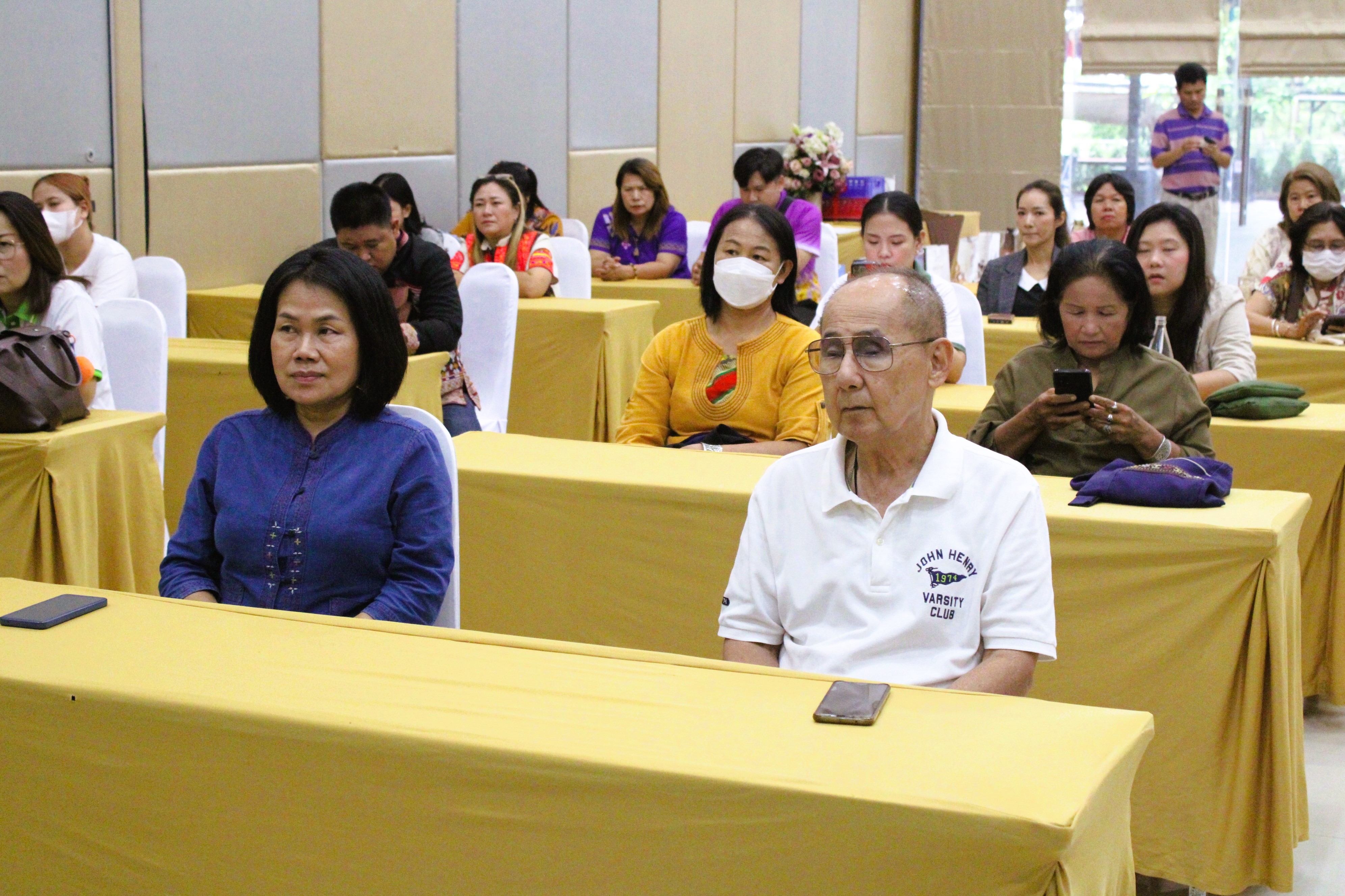 พช.น่าน ส่งมอบบรรจุภัณฑ์ โครงการพัฒนาผลิตภัณฑ์ OTOP น่าน สู่สากล หนุนชุมชนพัฒนาสินค้าพื้นถิ่นให้ก้าวไกล