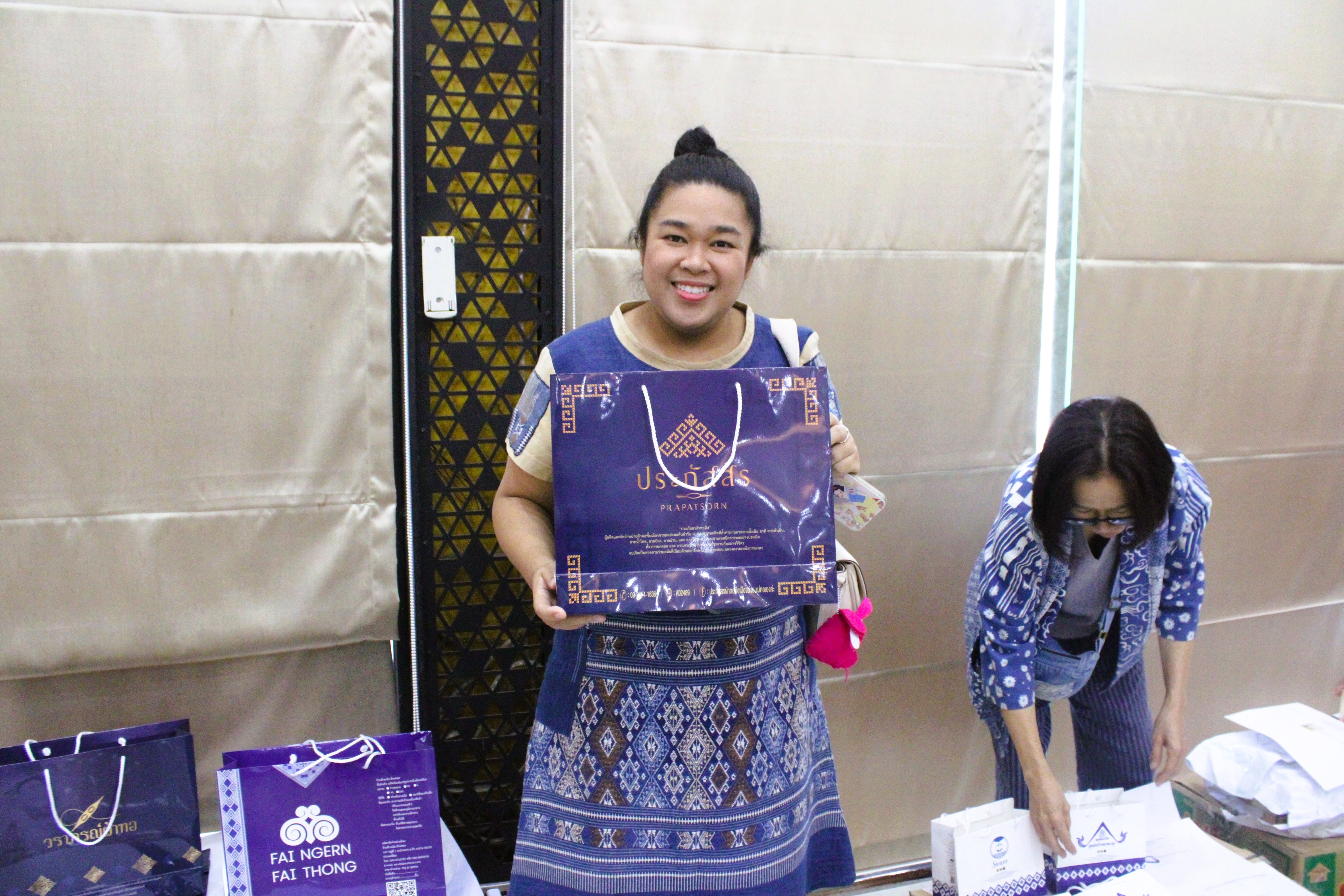 พช.น่าน ส่งมอบบรรจุภัณฑ์ โครงการพัฒนาผลิตภัณฑ์ OTOP น่าน สู่สากล หนุนชุมชนพัฒนาสินค้าพื้นถิ่นให้ก้าวไกล