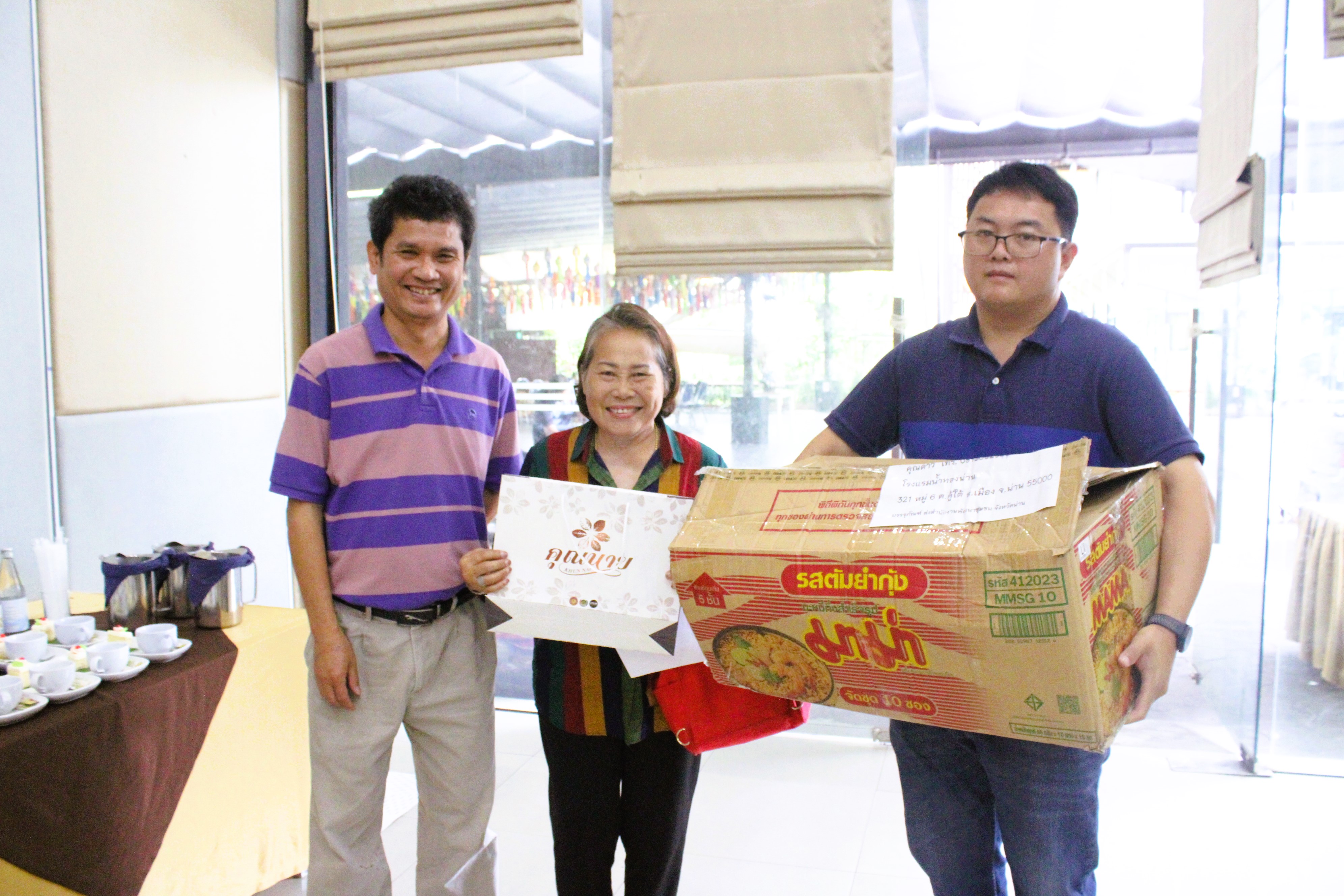 พช.น่าน ส่งมอบบรรจุภัณฑ์ โครงการพัฒนาผลิตภัณฑ์ OTOP น่าน สู่สากล หนุนชุมชนพัฒนาสินค้าพื้นถิ่นให้ก้าวไกล