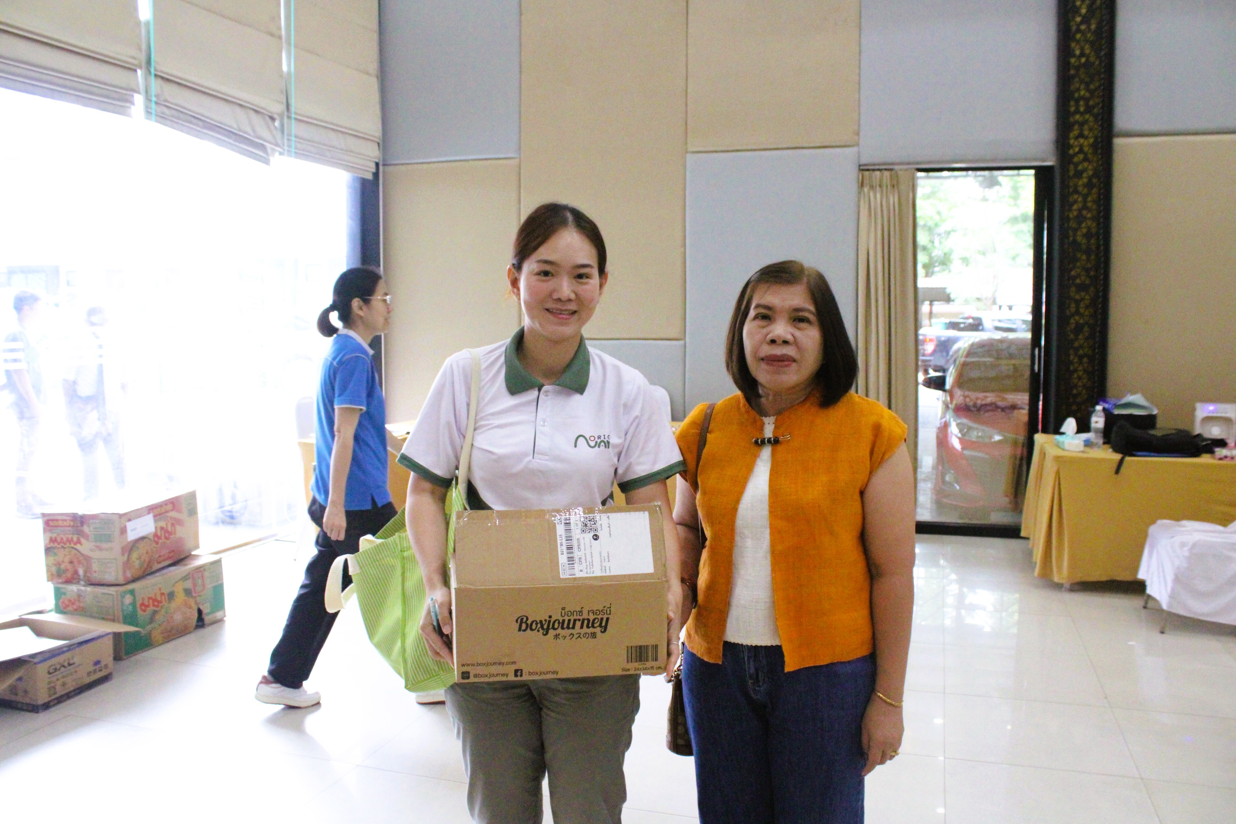 พช.น่าน ส่งมอบบรรจุภัณฑ์ โครงการพัฒนาผลิตภัณฑ์ OTOP น่าน สู่สากล หนุนชุมชนพัฒนาสินค้าพื้นถิ่นให้ก้าวไกล