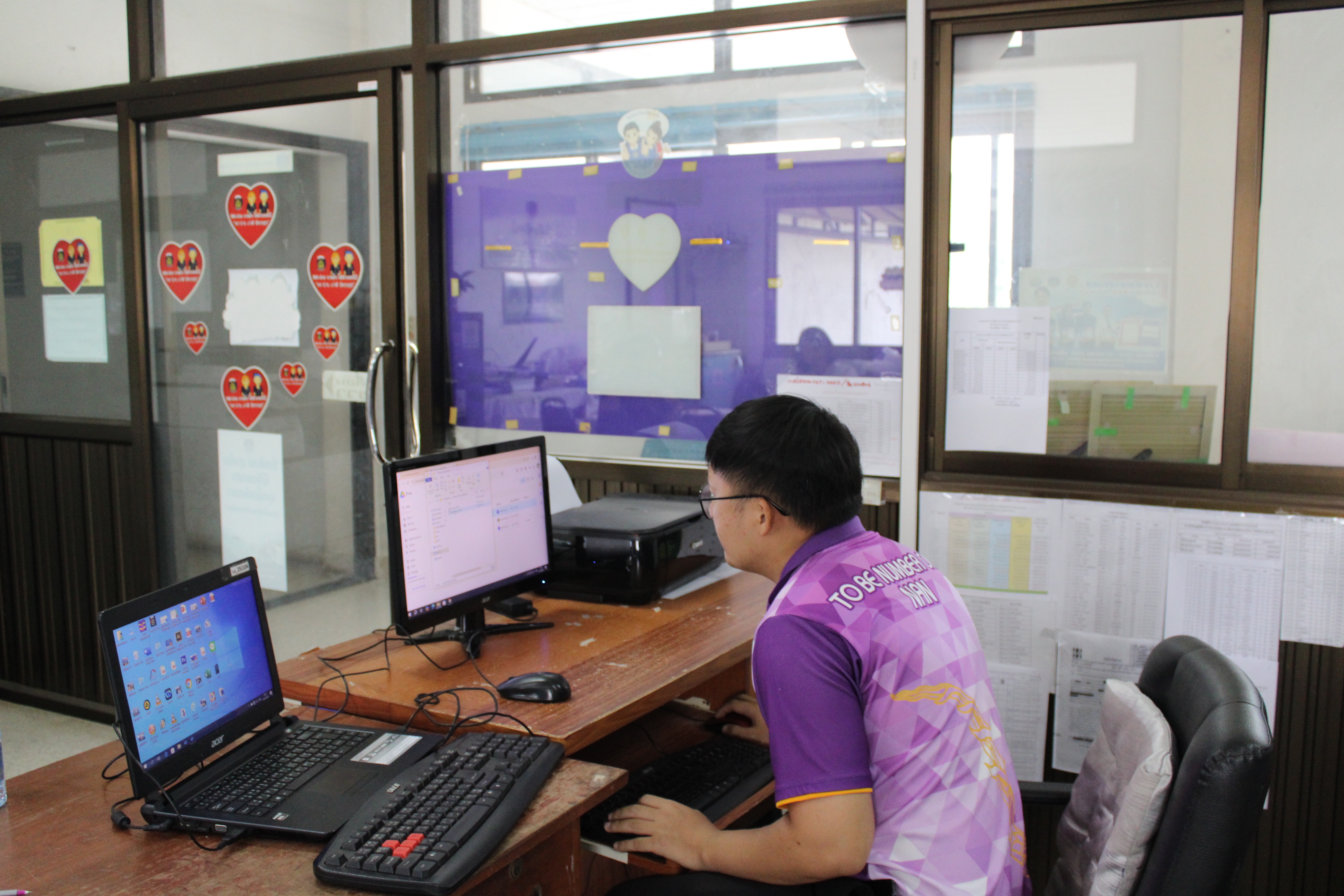 พช.น่าน ลงพื้นที่อำเภอ สนับสนุนติดตั้งโปรแกรมป้องกันไวรัส คุ้มครองระบบสารสนเทศในงานพัฒนาชุมชน