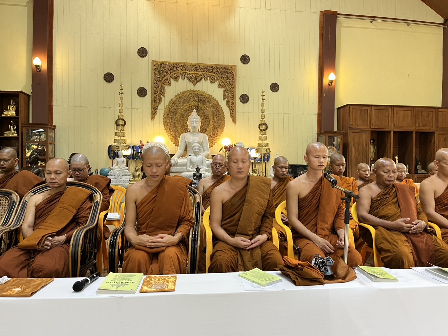 พัฒนาชุมชนน่าน ร่วมพิธีเจริญพระพุทธมนต์และเวียนเทียน เนื่องในวันวิสาขบูชา ประจำปี 2568 ณ วัดป่านันทบุรีญาณสังวราราม