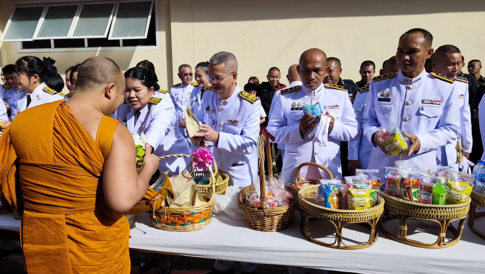 พช.น่าน ร่วมพิธีทำบุญตักบาตรถวายพระราชกุศล เนื่องในโอกาสวันเฉลิมพระชนมพรรษา สมเด็จพระนางเจ้าฯ พระบรมราชินี 3 มิถุนายน 2568