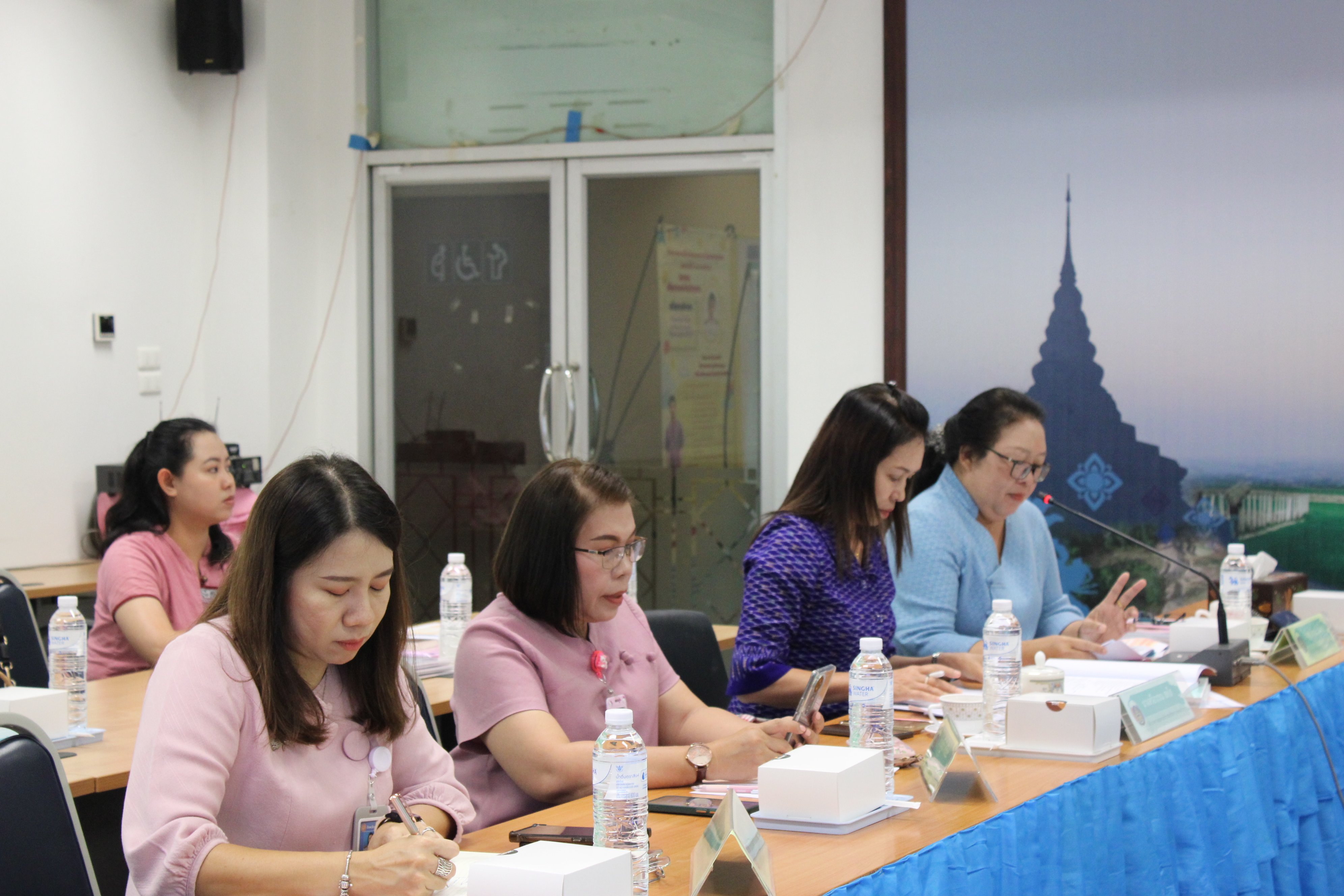 ผู้ตรวจราชการกรมการพัฒนาชุมชน ลงพื้นที่จังหวัดน่าน คัดเลือกข้าราชการและบุคลากรดีเด่น สร้างขวัญกำลังใจแก่คนทำงาน