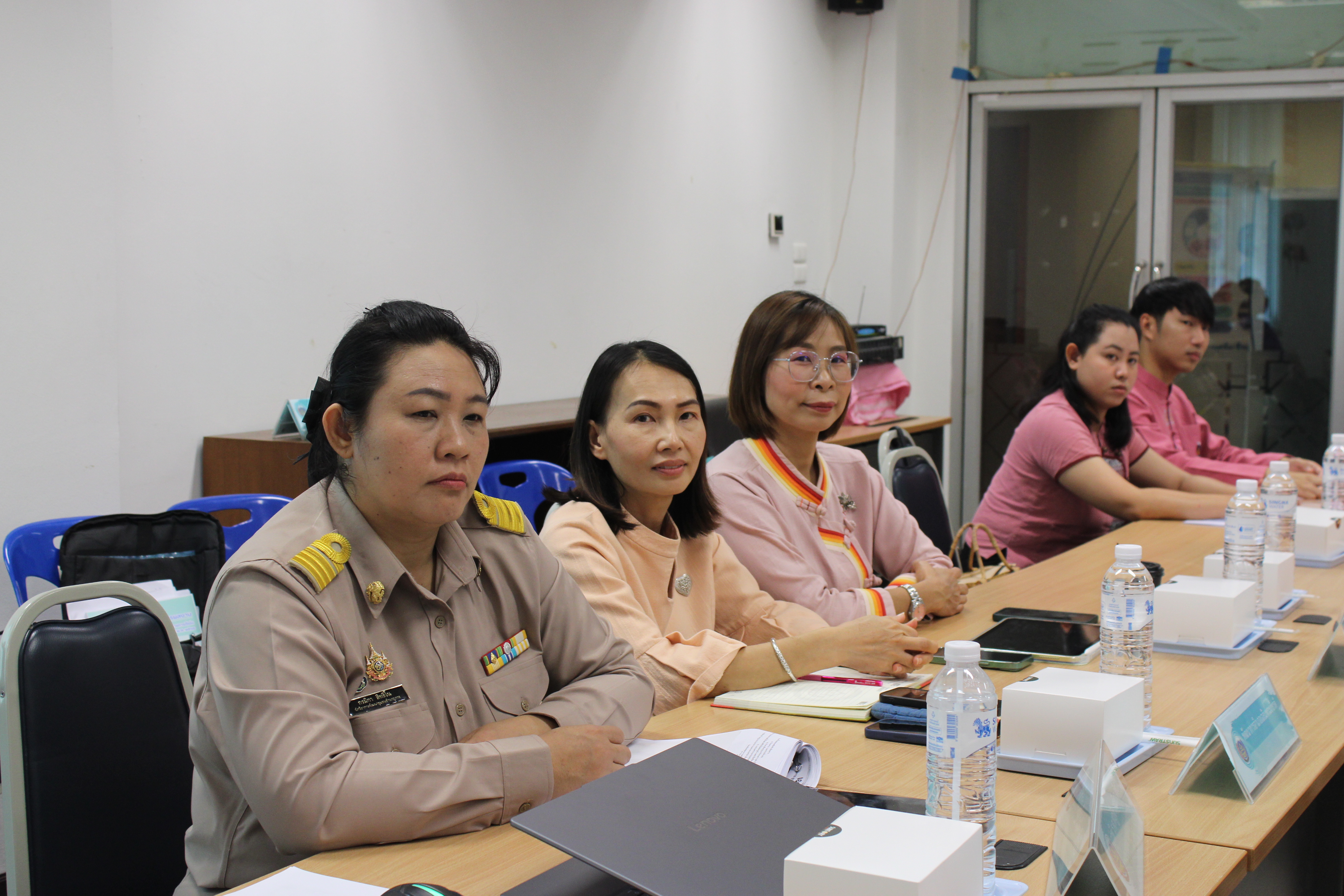 ผู้ตรวจราชการกรมการพัฒนาชุมชน ลงพื้นที่จังหวัดน่าน คัดเลือกข้าราชการและบุคลากรดีเด่น สร้างขวัญกำลังใจแก่คนทำงาน