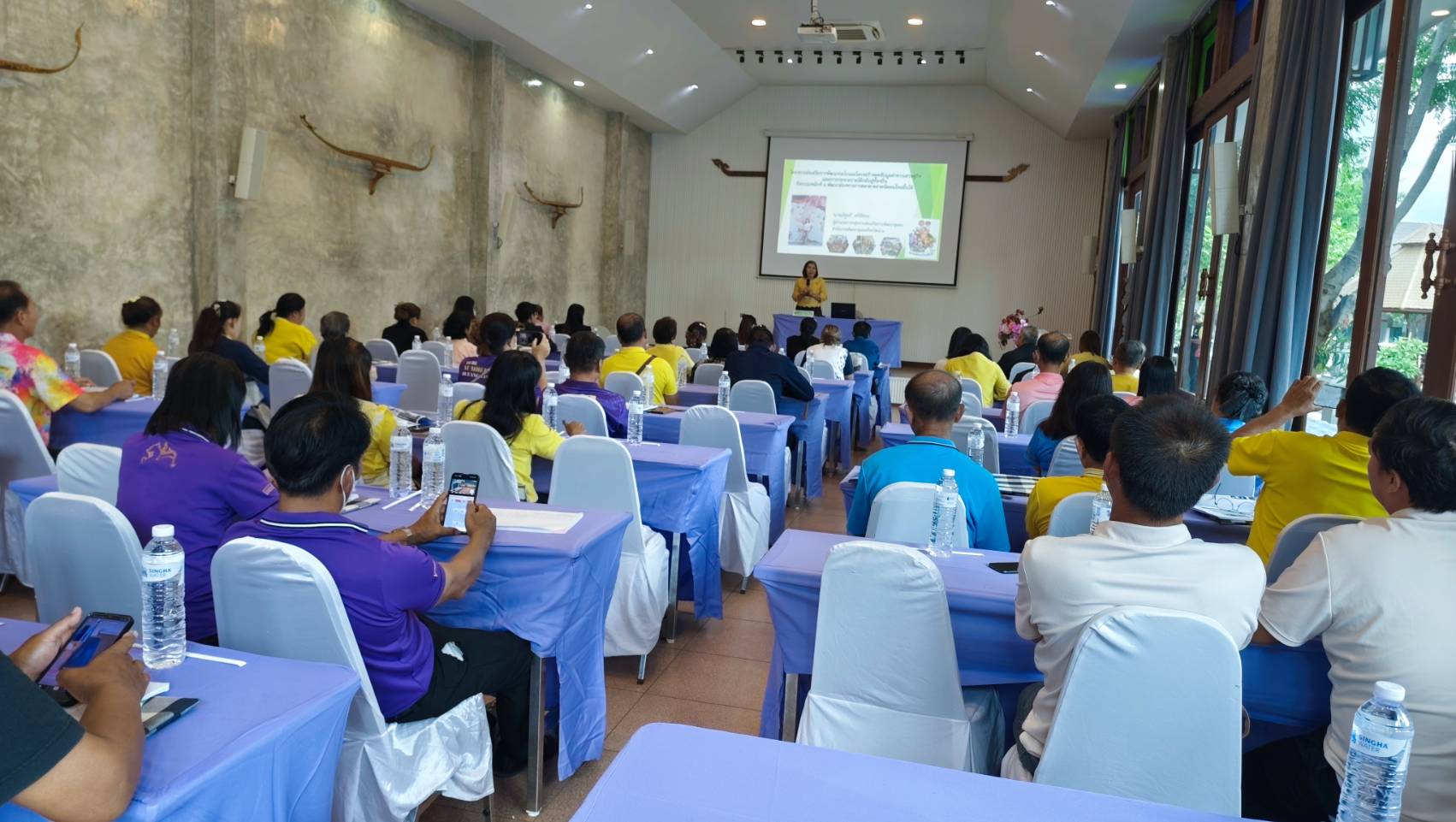 พช.น่าน จัดประชุมเชิงปฏิบัติการยกระดับตลาดนัดคนไทยยิ้มได้ มุ่งเชื่อมโยงการท่องเที่ยว-เพิ่มช่องทางการตลาด