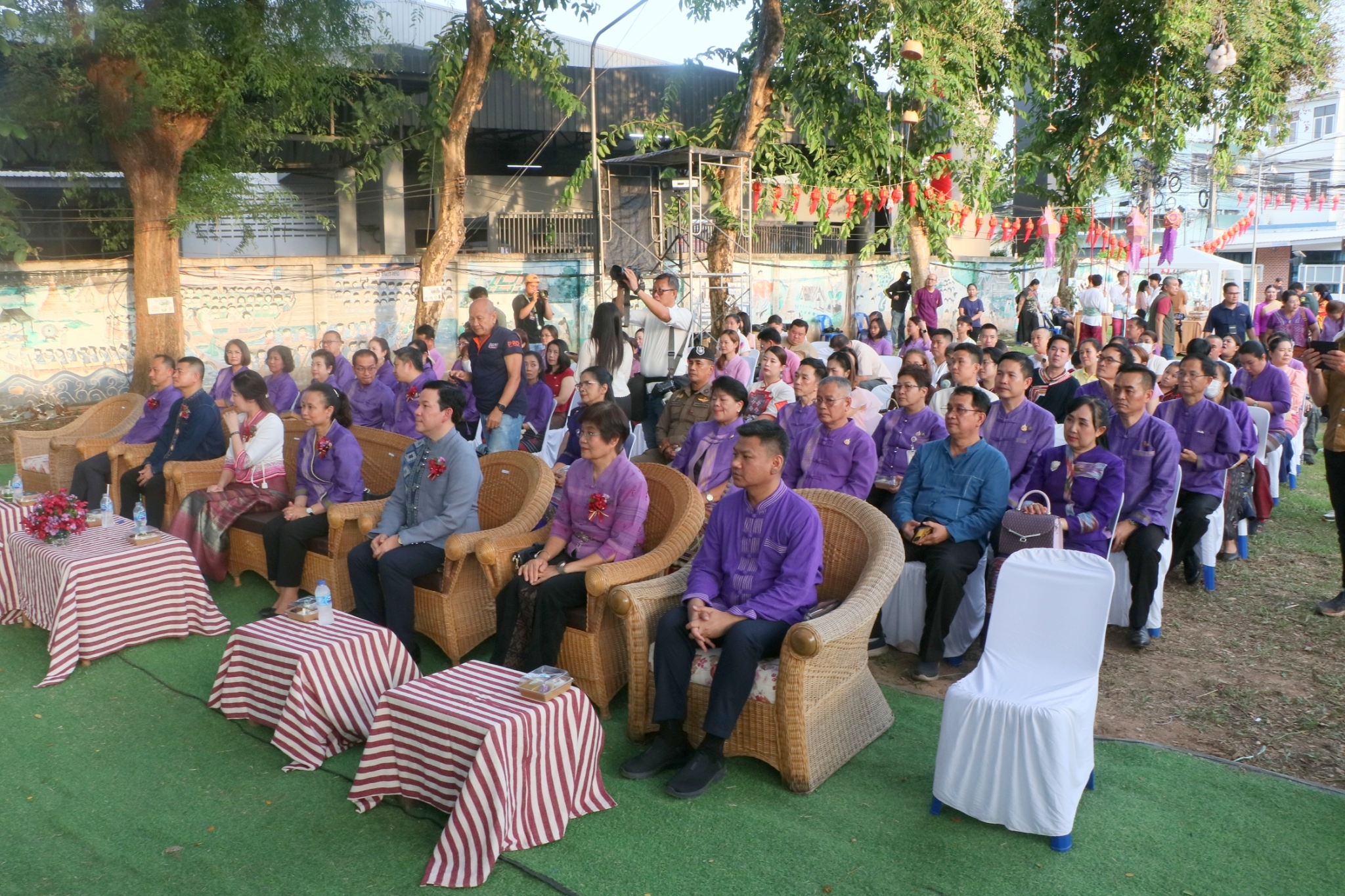 พช.น่าน ร่วมเปิดงาน “เสน่หา มนตรา น่านนครา” เทศกาลประดับไฟกลางเมืองเก่า จุดประกายเสน่ห์น่านยามค่ำคืน