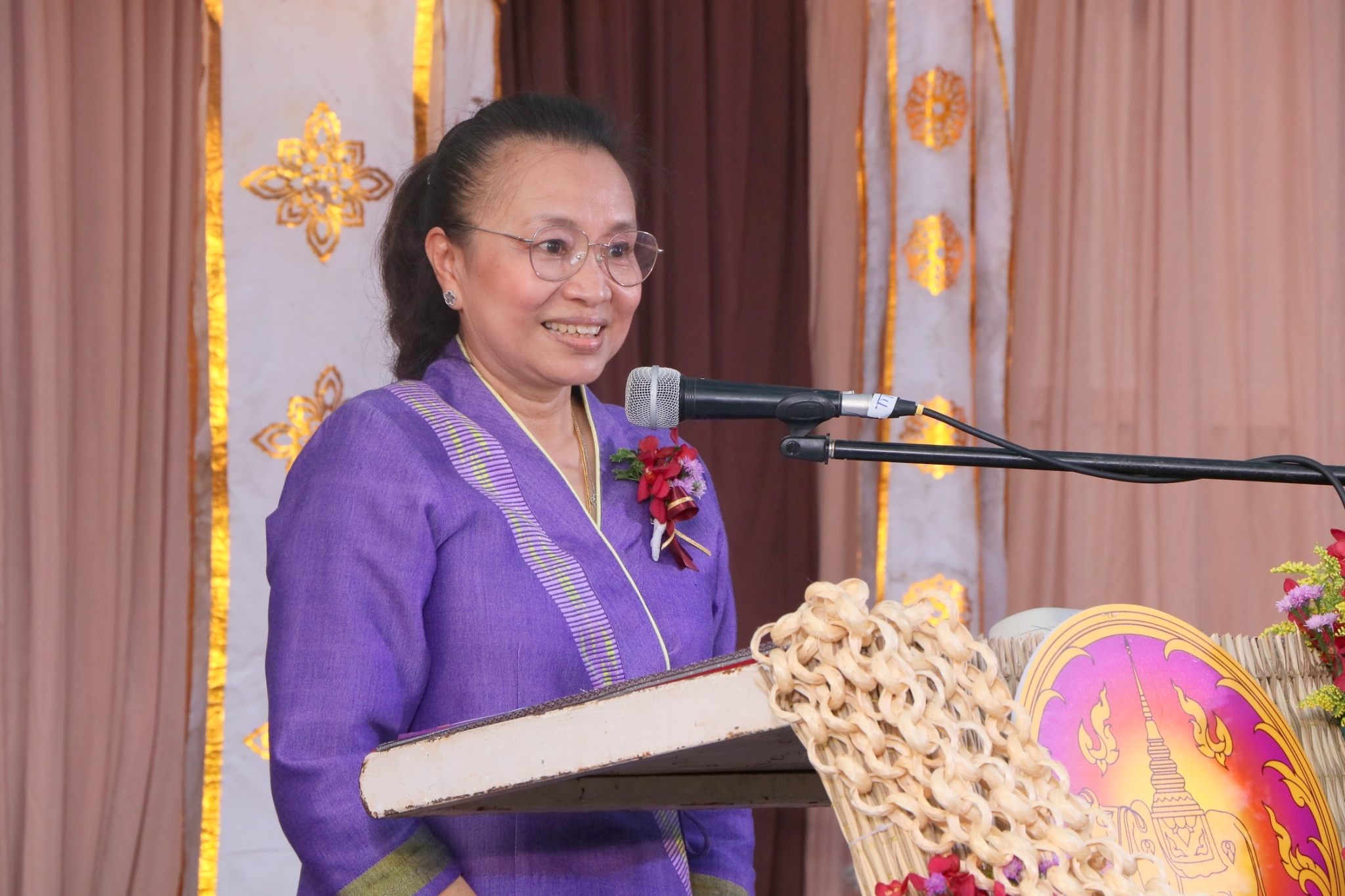 พช.น่าน ร่วมเปิดงาน “เสน่หา มนตรา น่านนครา” เทศกาลประดับไฟกลางเมืองเก่า จุดประกายเสน่ห์น่านยามค่ำคืน