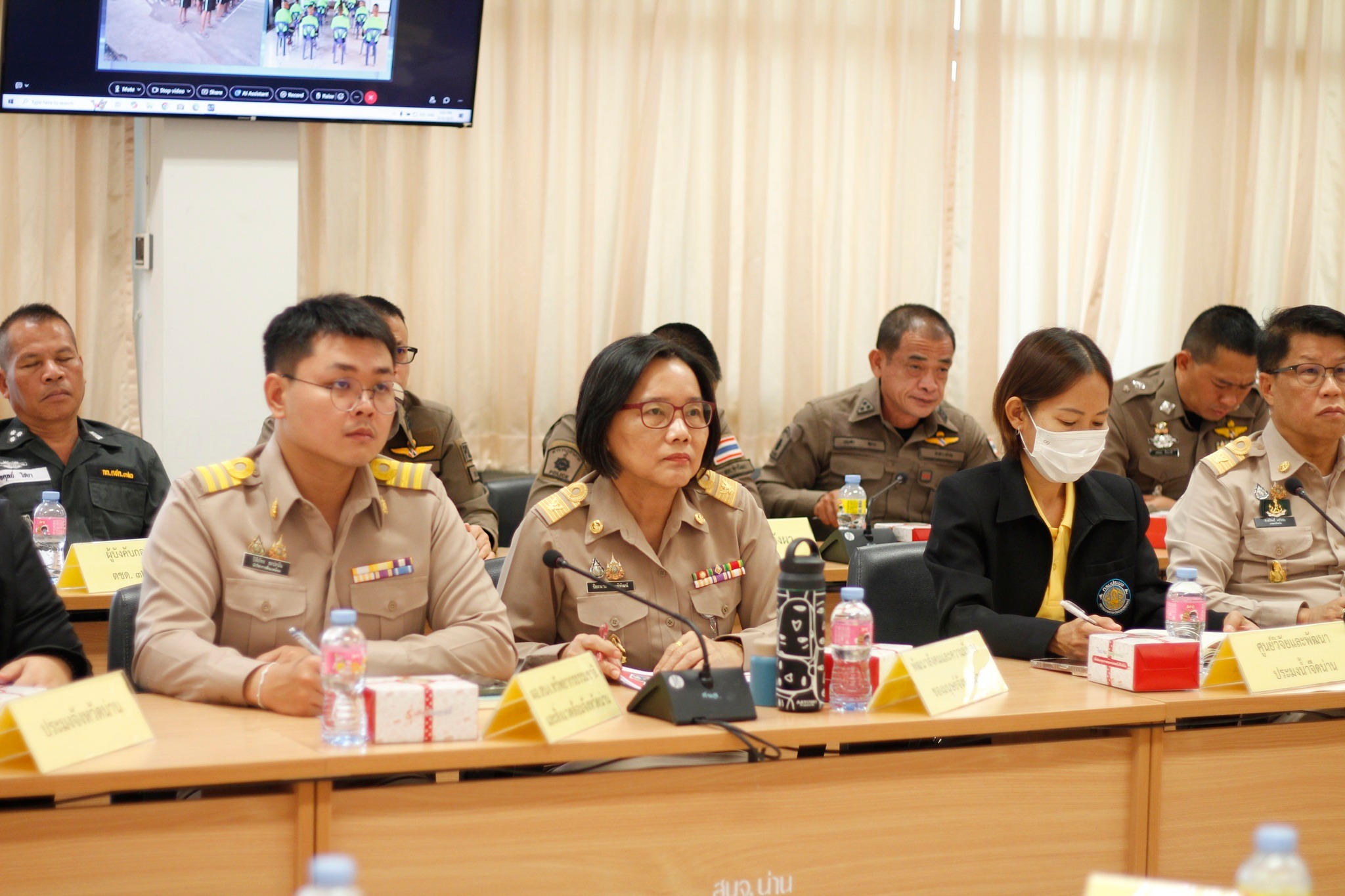 จังหวัดน่าน เดินหน้าแก้ไขปัญหายาเสพติดอย่างต่อเนื่อง ผู้ว่าฯ น่าน สั่งการทุกภาคส่วนเร่งรัดติดตามผลการปฏิบัติงาน