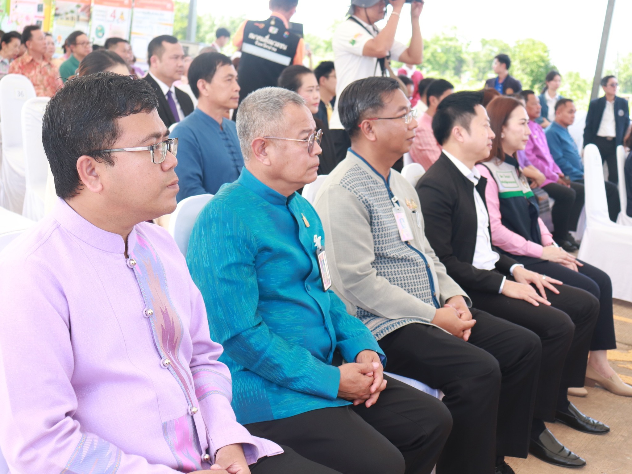 อธิบดี พช. มอบหมายพัฒนาการจังหวัดน่าน ร่วมพิธีมอบโฉนดที่ดินและเปิดถนน โครงการจัดรูปที่ดินฯ ระยะที่ 2 พื้นที่ ต.ผาสิงห์ เดินหน้าพัฒนาเมือง สร้างคุณภาพชีวิตอย่างยั่งยืน