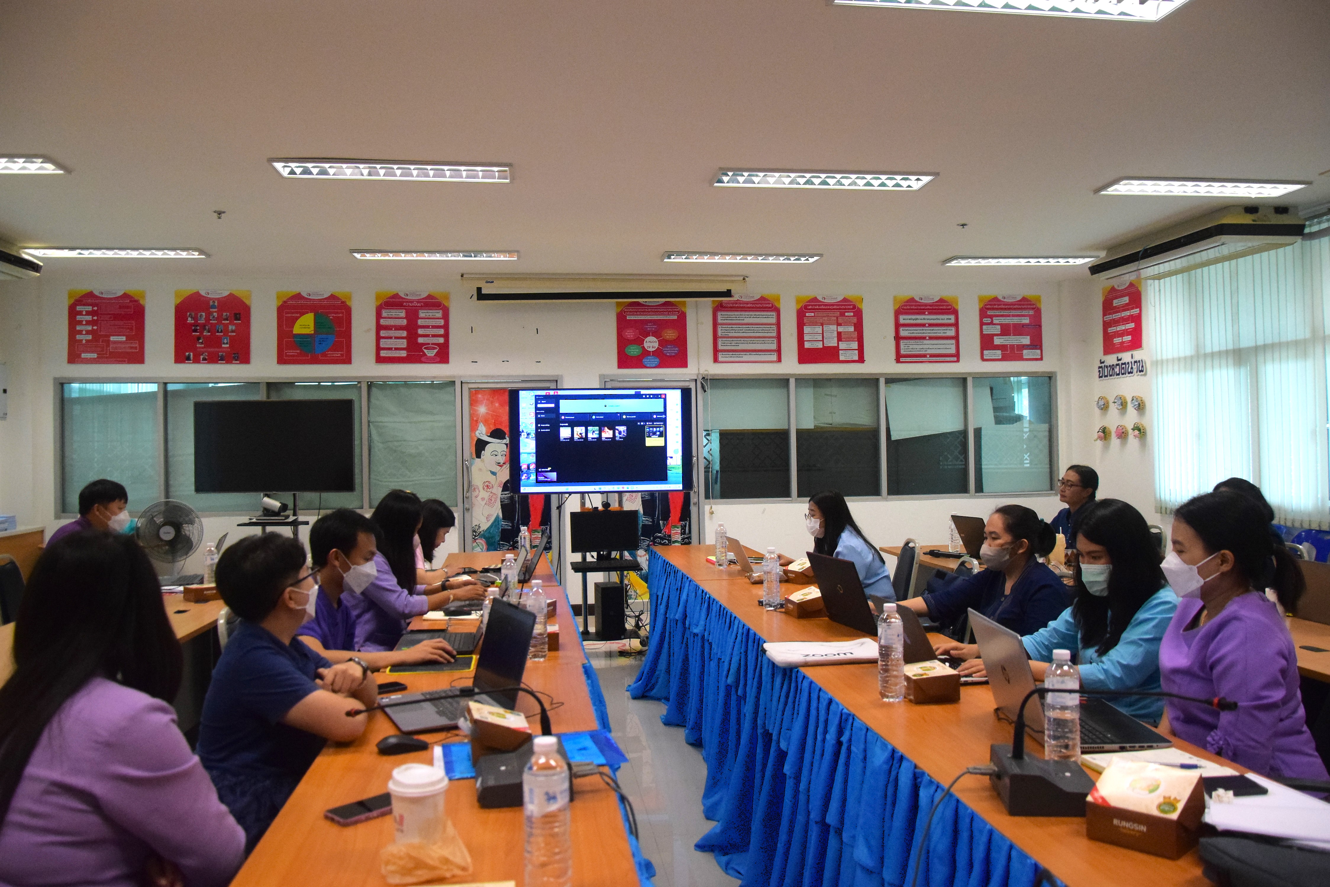 พช.น่าน เร่งเครื่อง “น่านไม่เนิบ น่าน 3 Fast” ประชุมขับเคลื่อนสำนักงานดิจิทัล 4.0 ยกระดับบุคลากรสู่องค์กรข้อมูลทันสมัย Fast Data