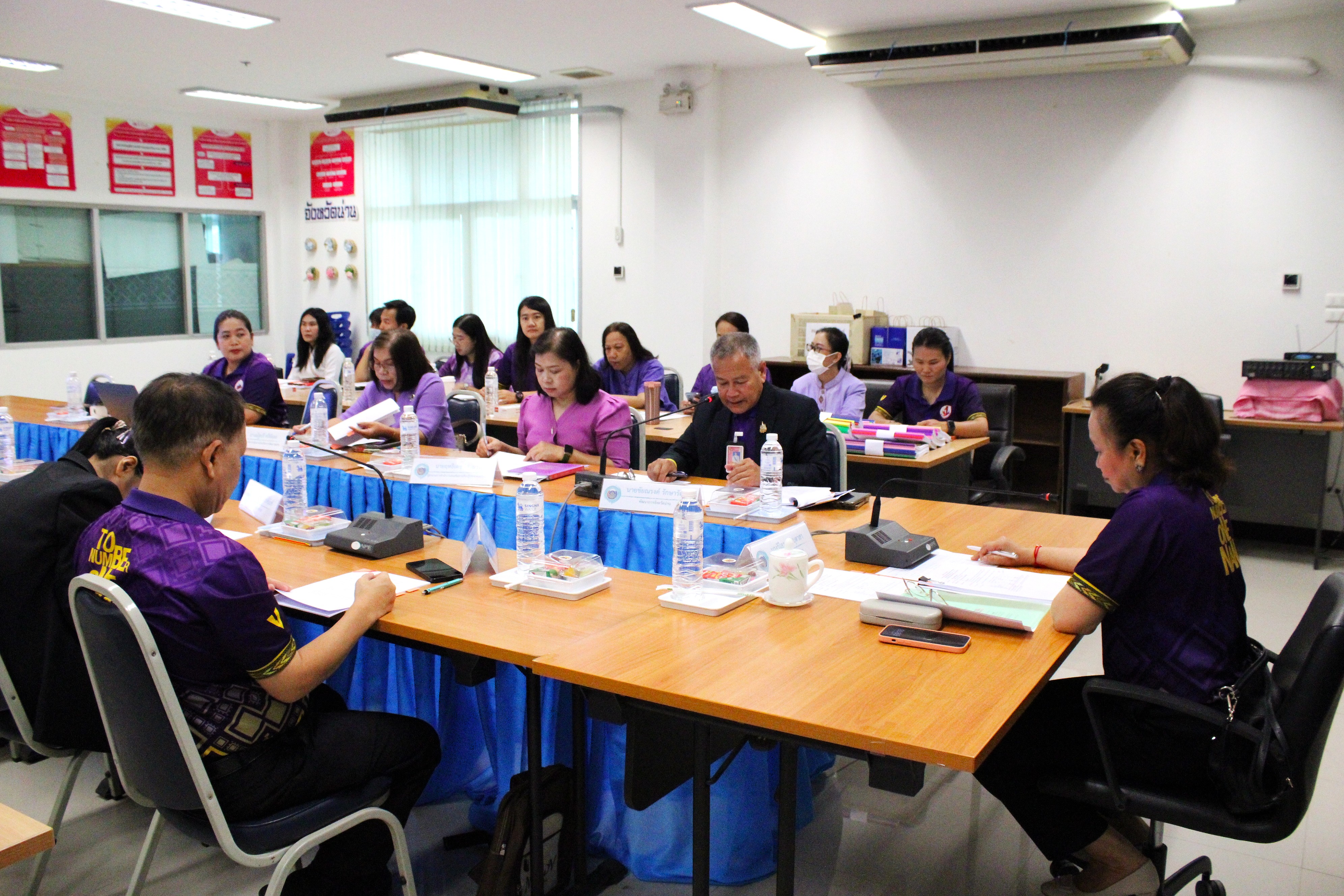 จังหวัดน่านประชุมคณะกรรมการรับรองมาตรฐานการพัฒนาชุมชนระดับจังหวัด ปี 2568 ยกระดับคุณภาพกลุ่ม องค์กร และชุมชนสู่มาตรฐานอย่างยั่งยืน