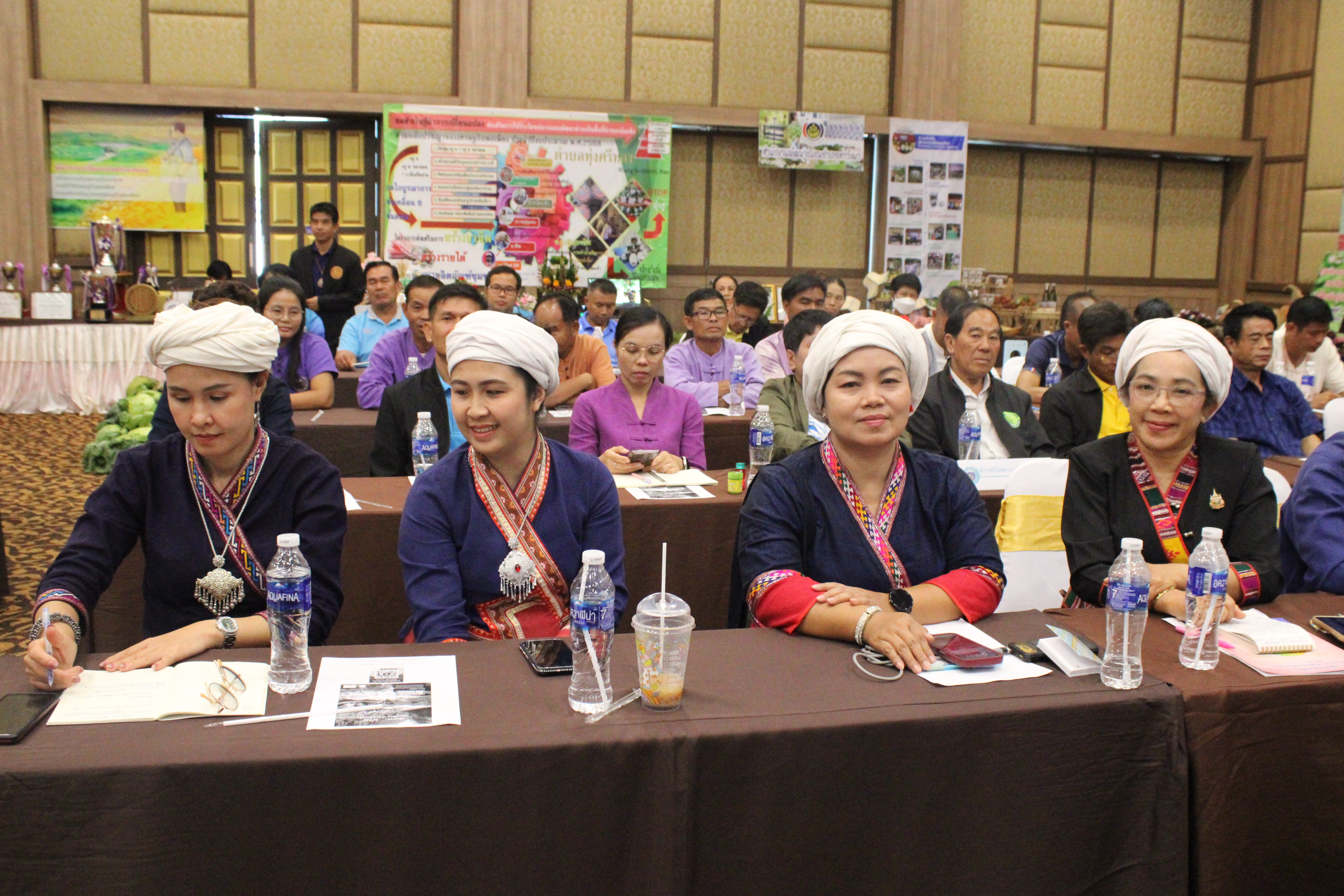 พช.น่าน เปิดโครงการสร้างเครือข่ายผู้นำการเปลี่ยนแปลง เสริมแกร่งตำบลเข้มแข็งตามหลักเศรษฐกิจพอเพียง สู่ความยั่งยืน