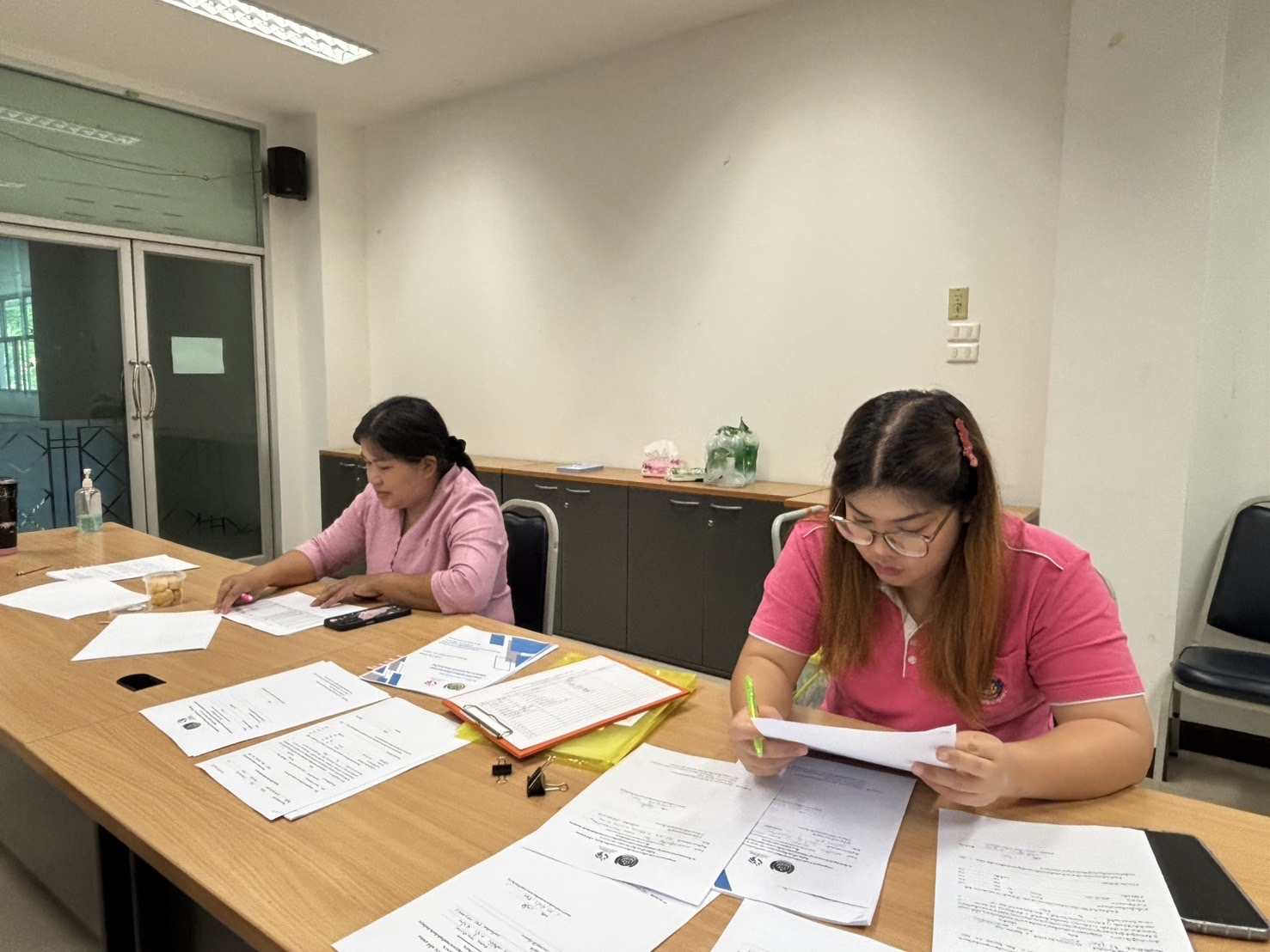 จังหวัดน่าน ประชุมคณะทำงานขับเคลื่อนกองทุนพัฒนาบทบาทสตรี ติดตามผลการดำเนินงานและเร่งรัดการบริหารจัดการหนี้