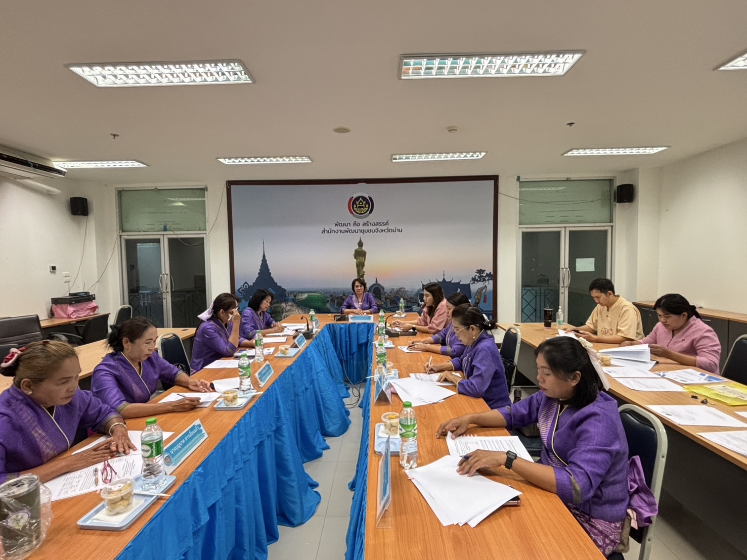 จังหวัดน่าน ประชุมคณะทำงานขับเคลื่อนกองทุนพัฒนาบทบาทสตรี ติดตามผลการดำเนินงานและเร่งรัดการบริหารจัดการหนี้