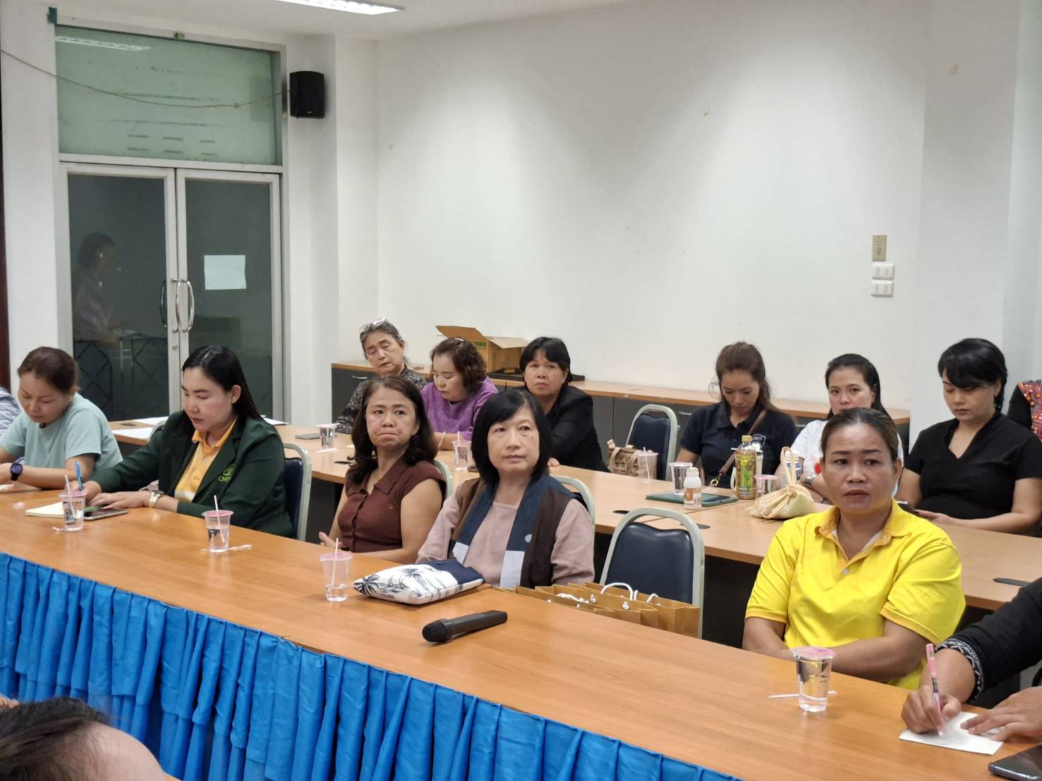 พช.น่าน ประชุมเตรียมความพร้อมงาน OTOP ศิลปาชีพ ประทีปไทย “ก้าวไกลด้วยพระบารมี” พร้อมขยายตลาดและผลักดันผู้ประกอบการสู่เวทีระดับชาติ