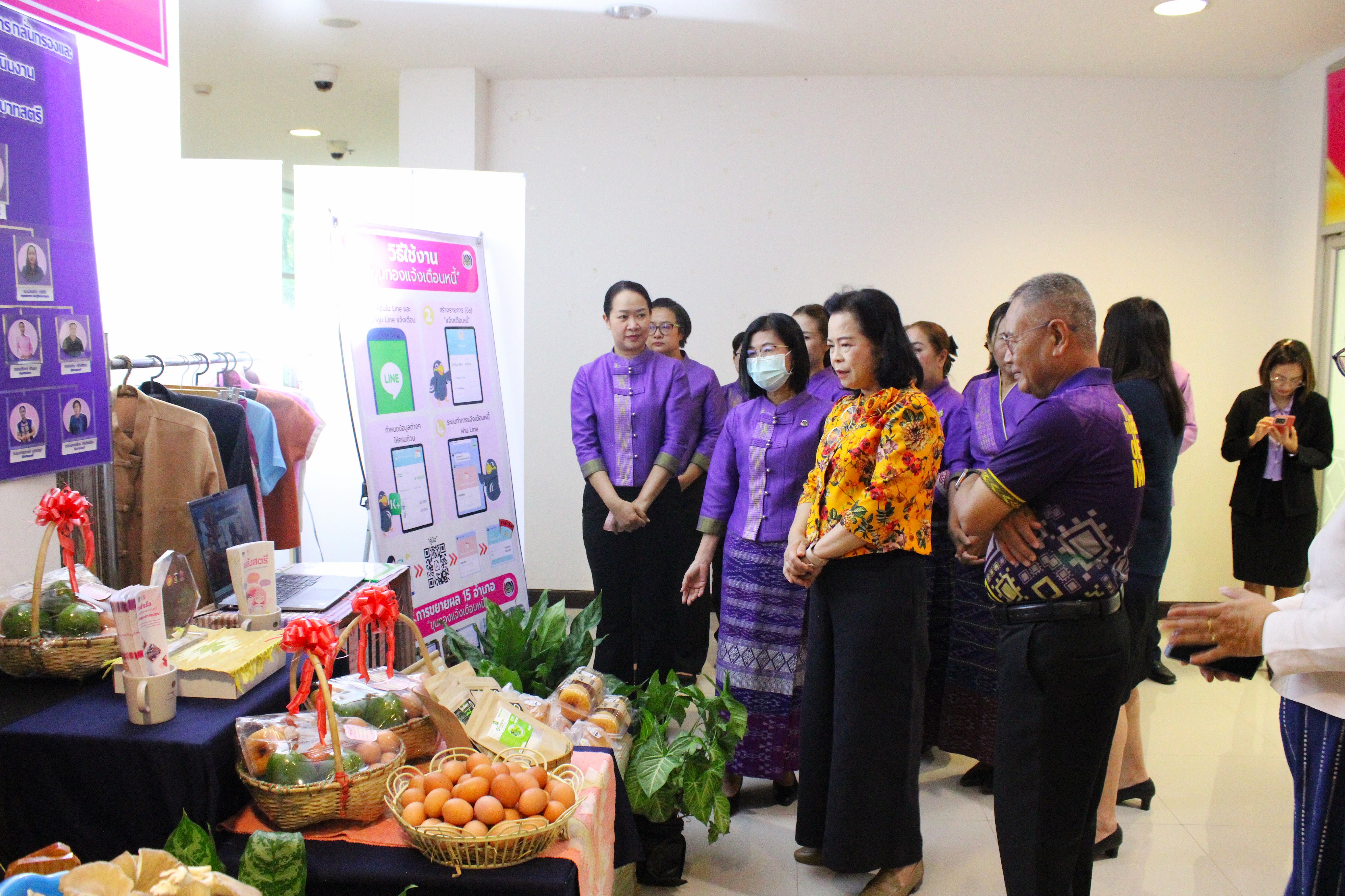 “ผู้ตรวจราชการ พช. ลงพื้นที่น่าน คัดเลือกคนกองทุนสตรีดีเด่น หนุนบทบาทสตรีในงานพัฒนาชุมชนอย่างยั่งยืน”