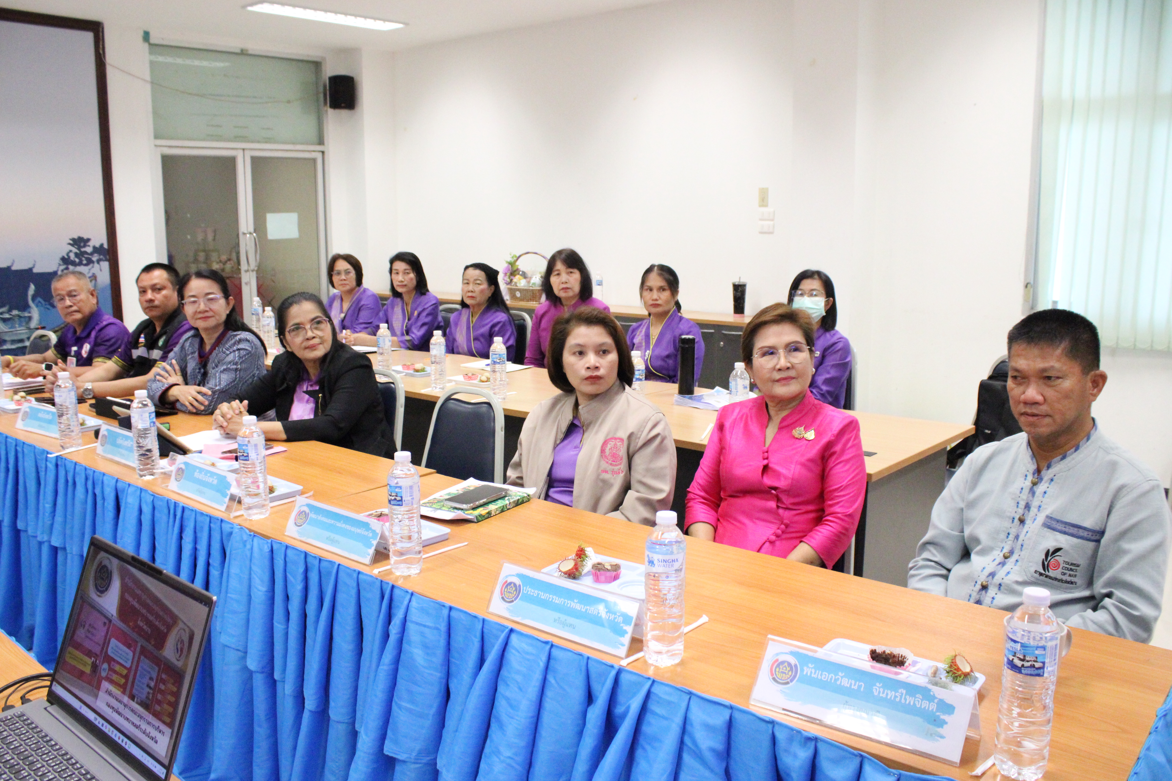 “ผู้ตรวจราชการ พช. ลงพื้นที่น่าน คัดเลือกคนกองทุนสตรีดีเด่น หนุนบทบาทสตรีในงานพัฒนาชุมชนอย่างยั่งยืน”