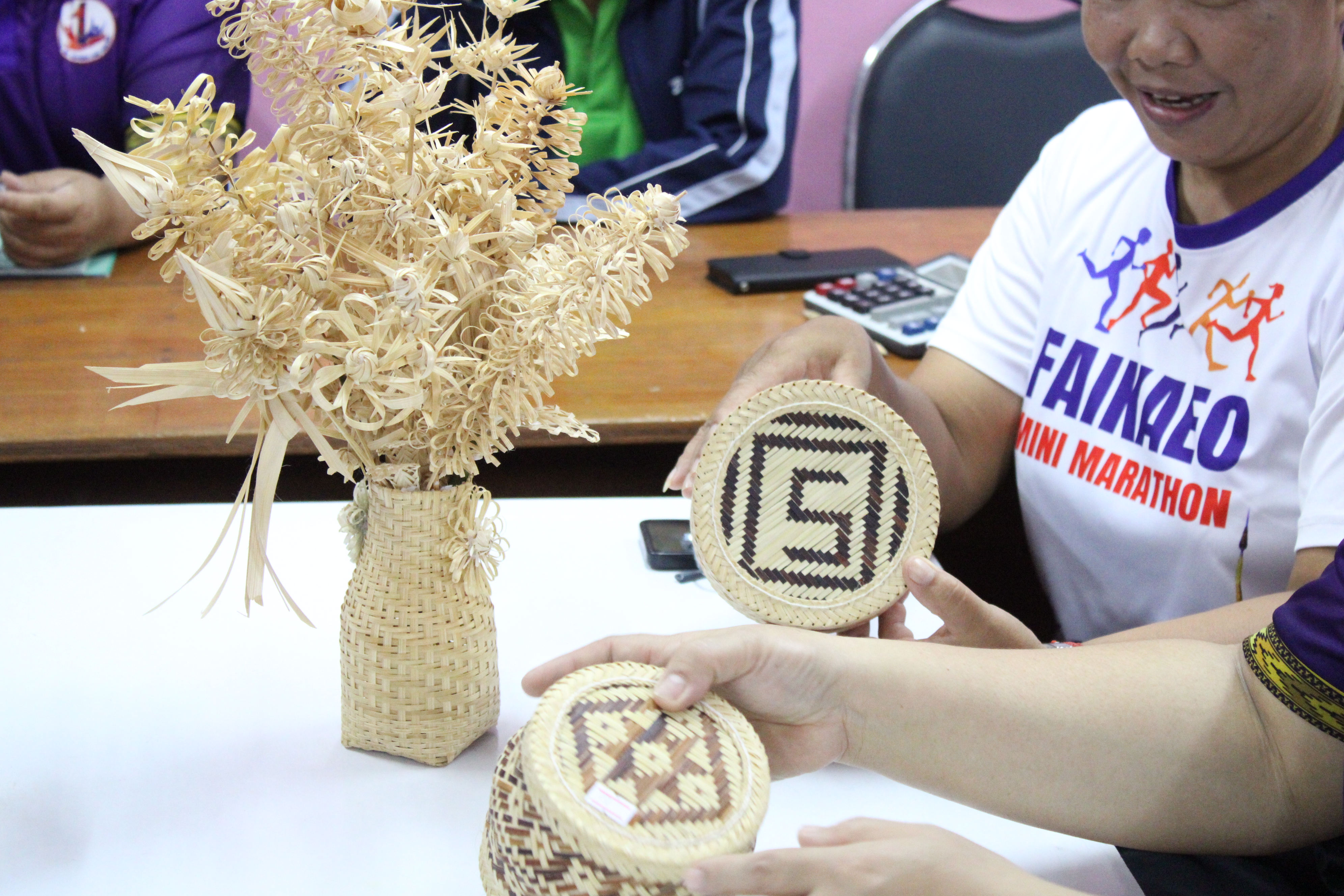 พช.น่าน ลงพื้นที่ติดตามกลุ่มจักสานบ้านปัวชัย ต่อยอดอาชีพ สร้างรายได้ ตามโครงการสารสนเทศตำบลต้นแบบเพื่อพัฒนาคุณภาพชีวิต