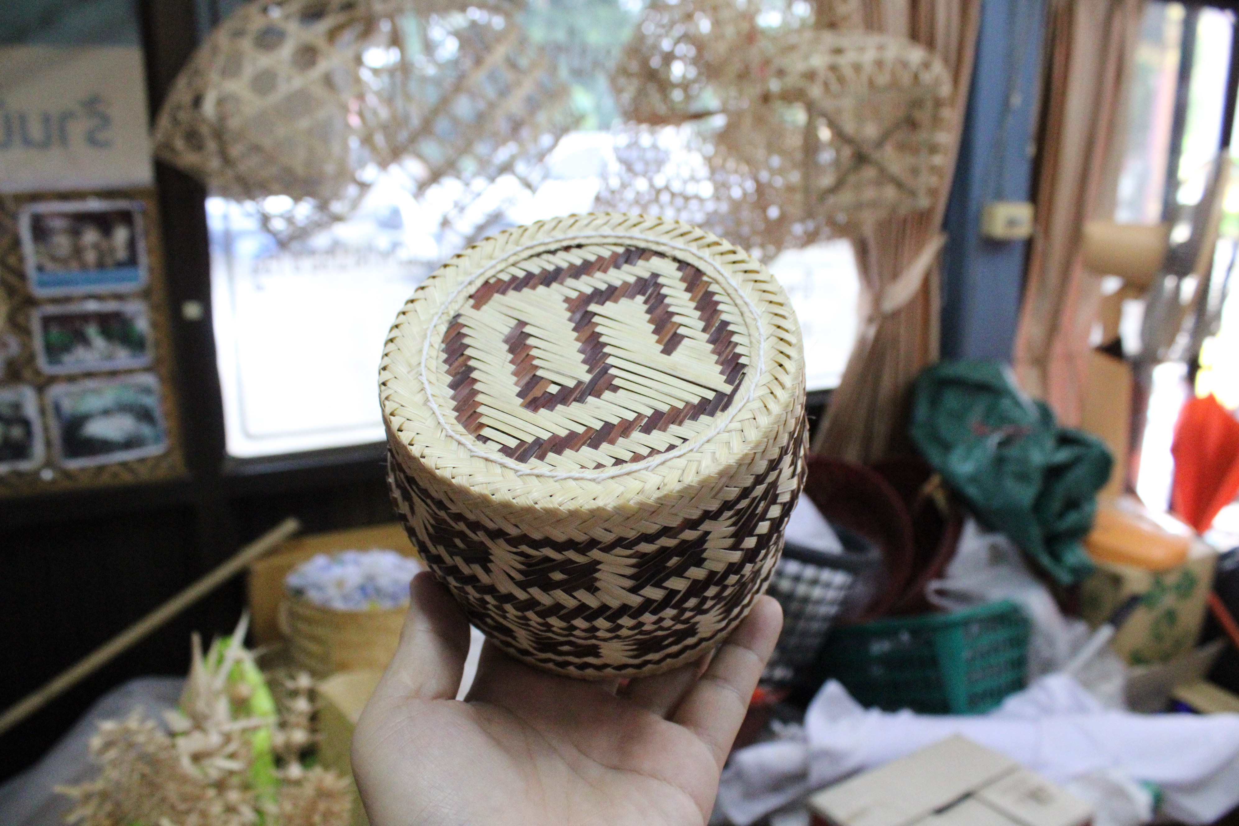 พช.น่าน ลงพื้นที่ติดตามกลุ่มจักสานบ้านปัวชัย ต่อยอดอาชีพ สร้างรายได้ ตามโครงการสารสนเทศตำบลต้นแบบเพื่อพัฒนาคุณภาพชีวิต