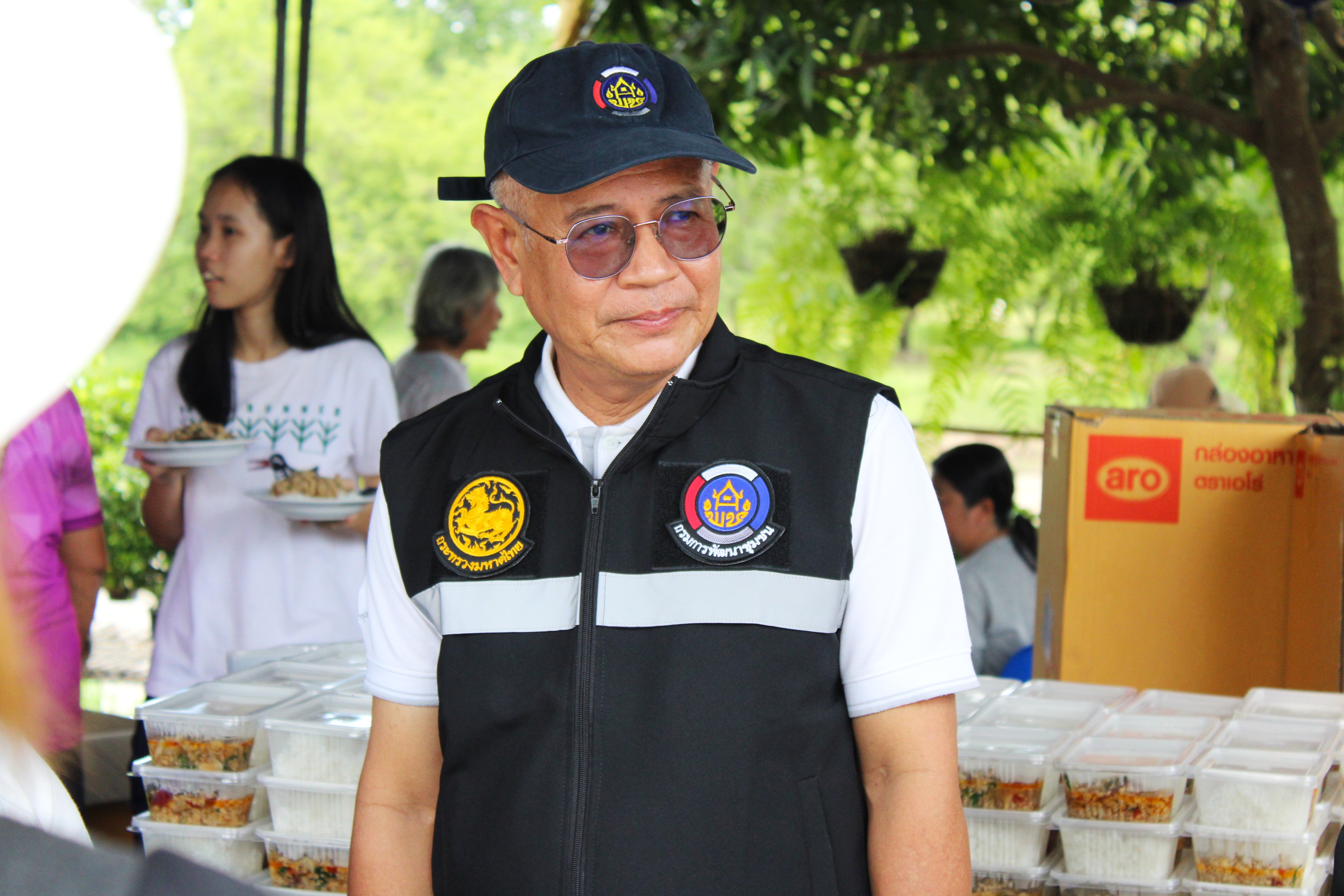 พช.น่าน ลงพื้นที่ร่วมจัดตั้งโรงครัวพระราชทาน 5 จุด ช่วยเหลือผู้ประสบอุทกภัยในพื้นที่จังหวัดน่าน