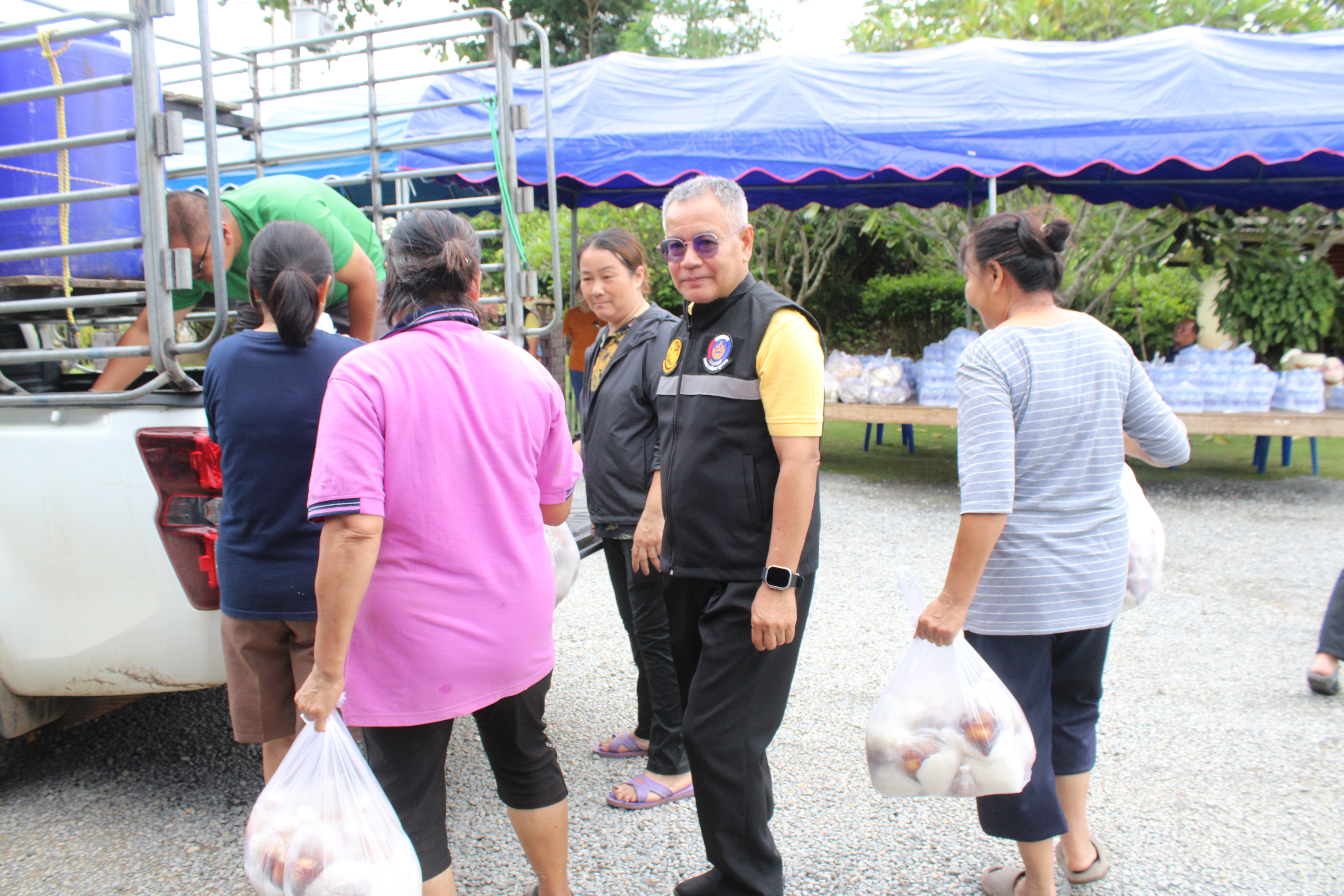 พัฒนาการจังหวัดน่าน ลงพื้นที่ติดตามและให้กำลังใจอาสาสมัคร “โรงครัวพระราชทานมูลนิธิอาสาเพื่อนพึ่ง (ภาฯ) ยามยาก สภากาชาดไทย”