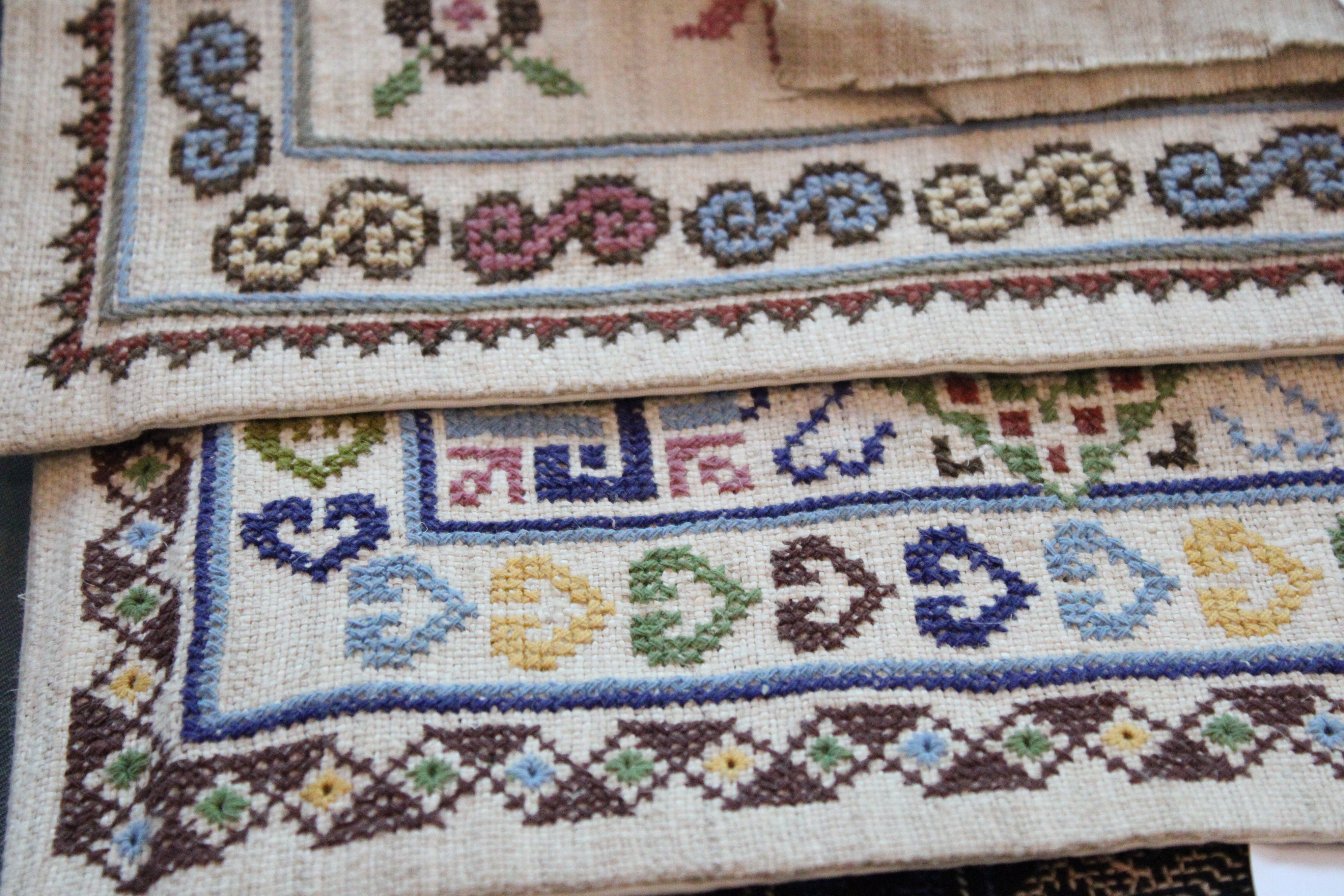 จังหวัดน่าน จัดกิจกรรมประกวดผ้าลายพระราชทาน “ผ้าลายศิริราชพัสตราภรณ์” และงานหัตถกรรมระดับจังหวัด ประจำปี 2568