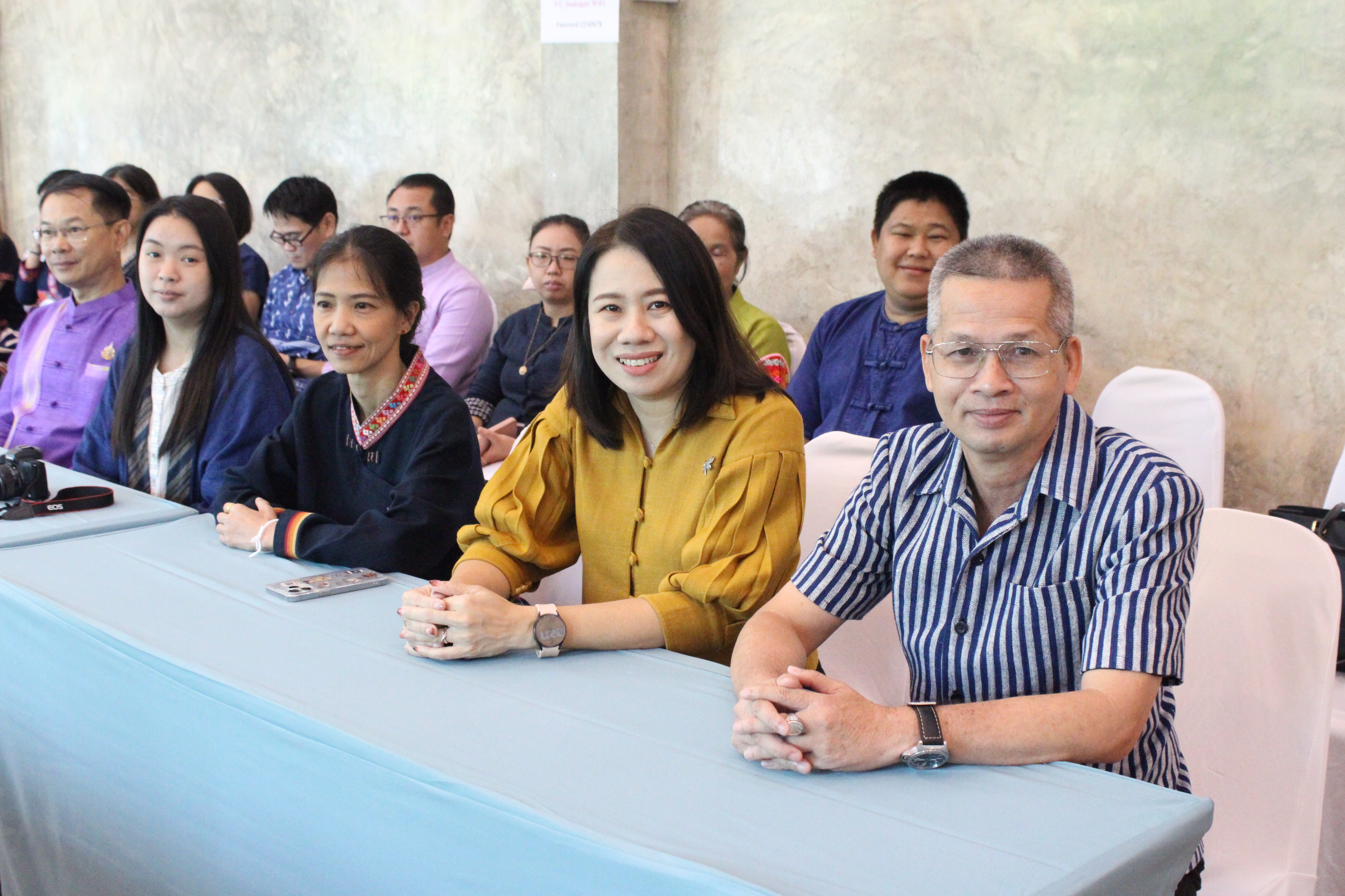 จังหวัดน่าน จัดกิจกรรมประกวดผ้าลายพระราชทาน “ผ้าลายศิริราชพัสตราภรณ์” และงานหัตถกรรมระดับจังหวัด ประจำปี 2568